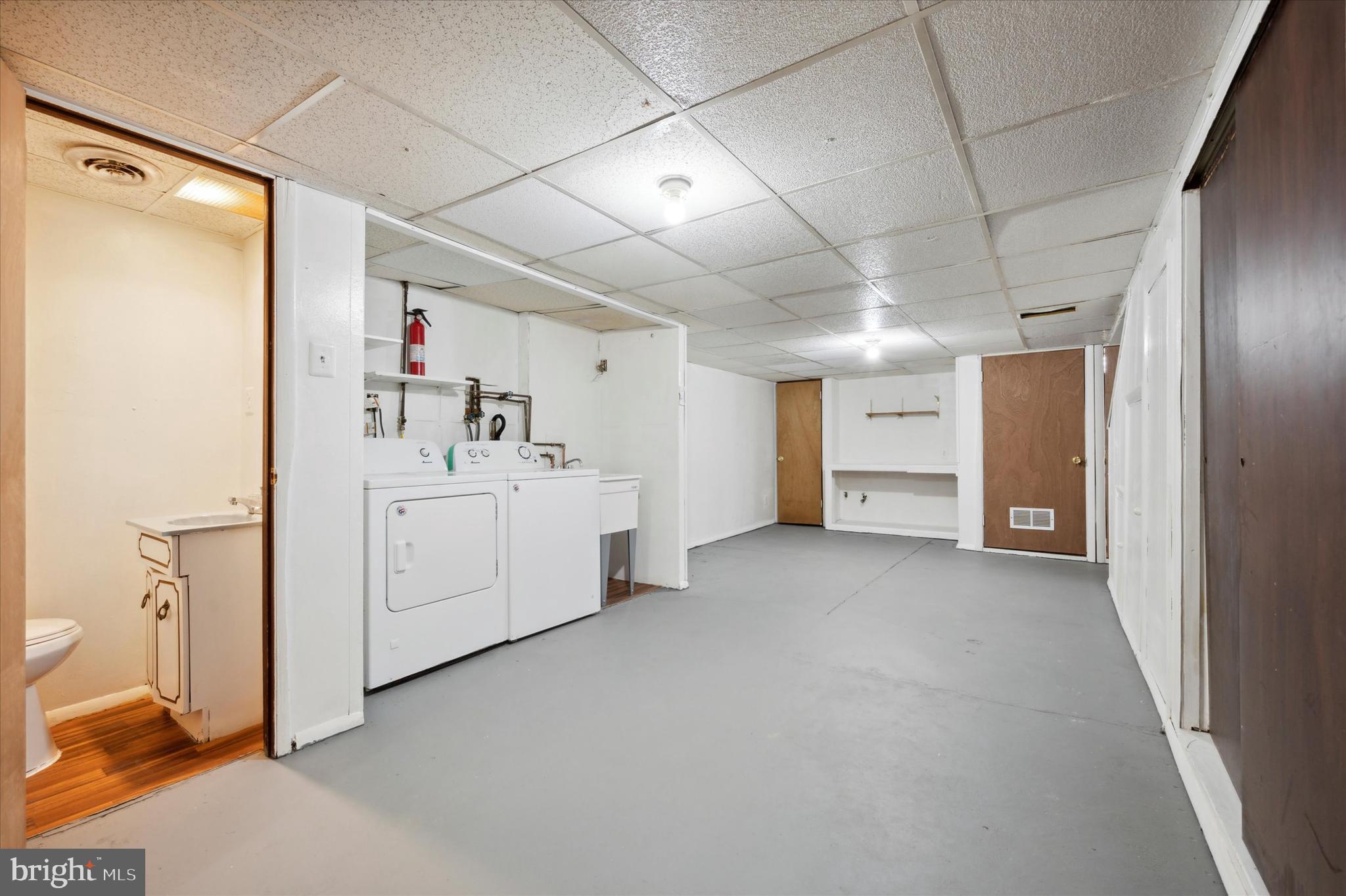OVERBROOK - Residential Lease