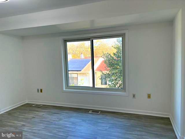 MONTGOMERY VILLAGE - Residential Lease