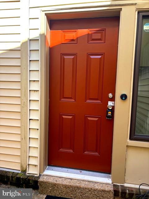 MONTGOMERY VILLAGE - Residential Lease