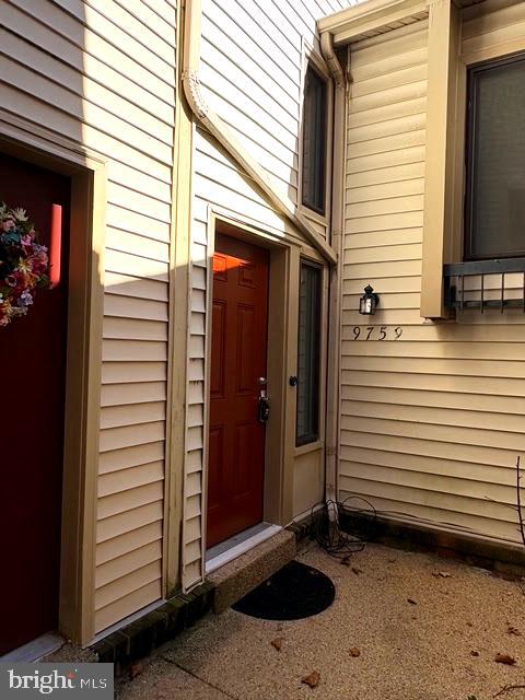 MONTGOMERY VILLAGE - Residential Lease