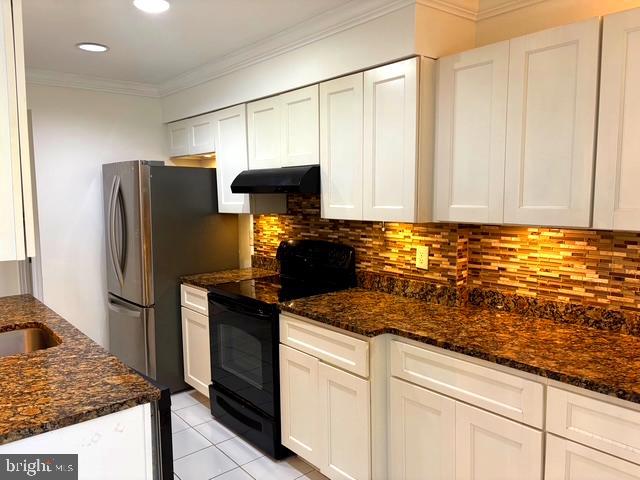 MONTGOMERY VILLAGE - Residential Lease