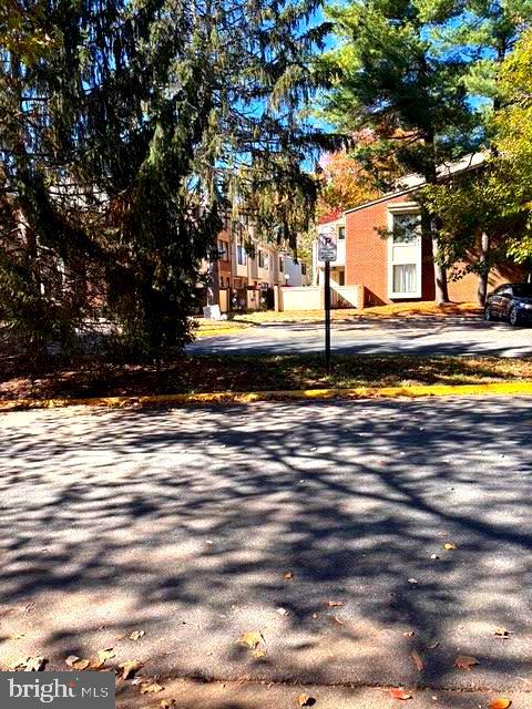 MONTGOMERY VILLAGE - Residential Lease