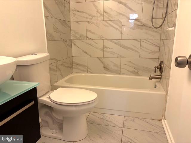 MONTGOMERY VILLAGE - Residential Lease