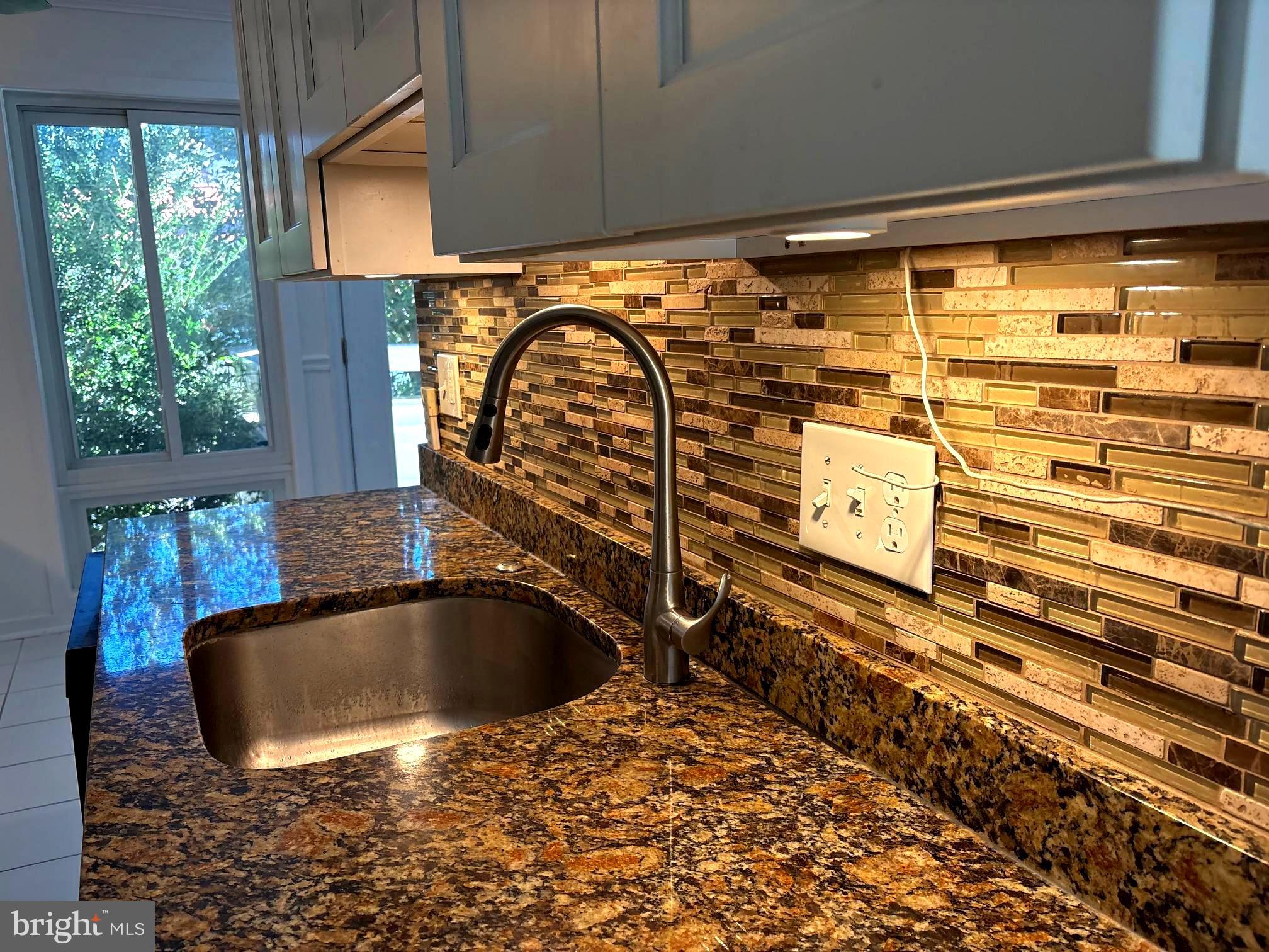 MONTGOMERY VILLAGE - Residential Lease