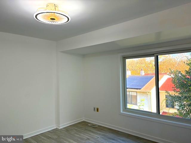 MONTGOMERY VILLAGE - Residential Lease