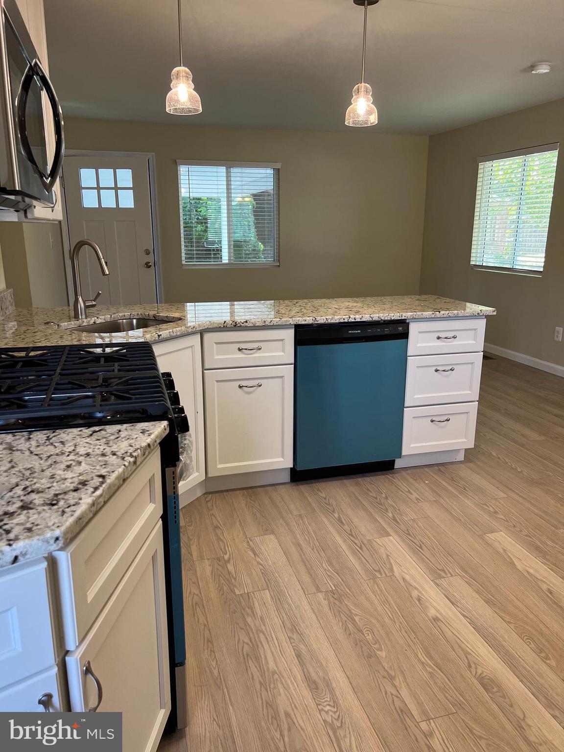 SUBURBIA - Residential