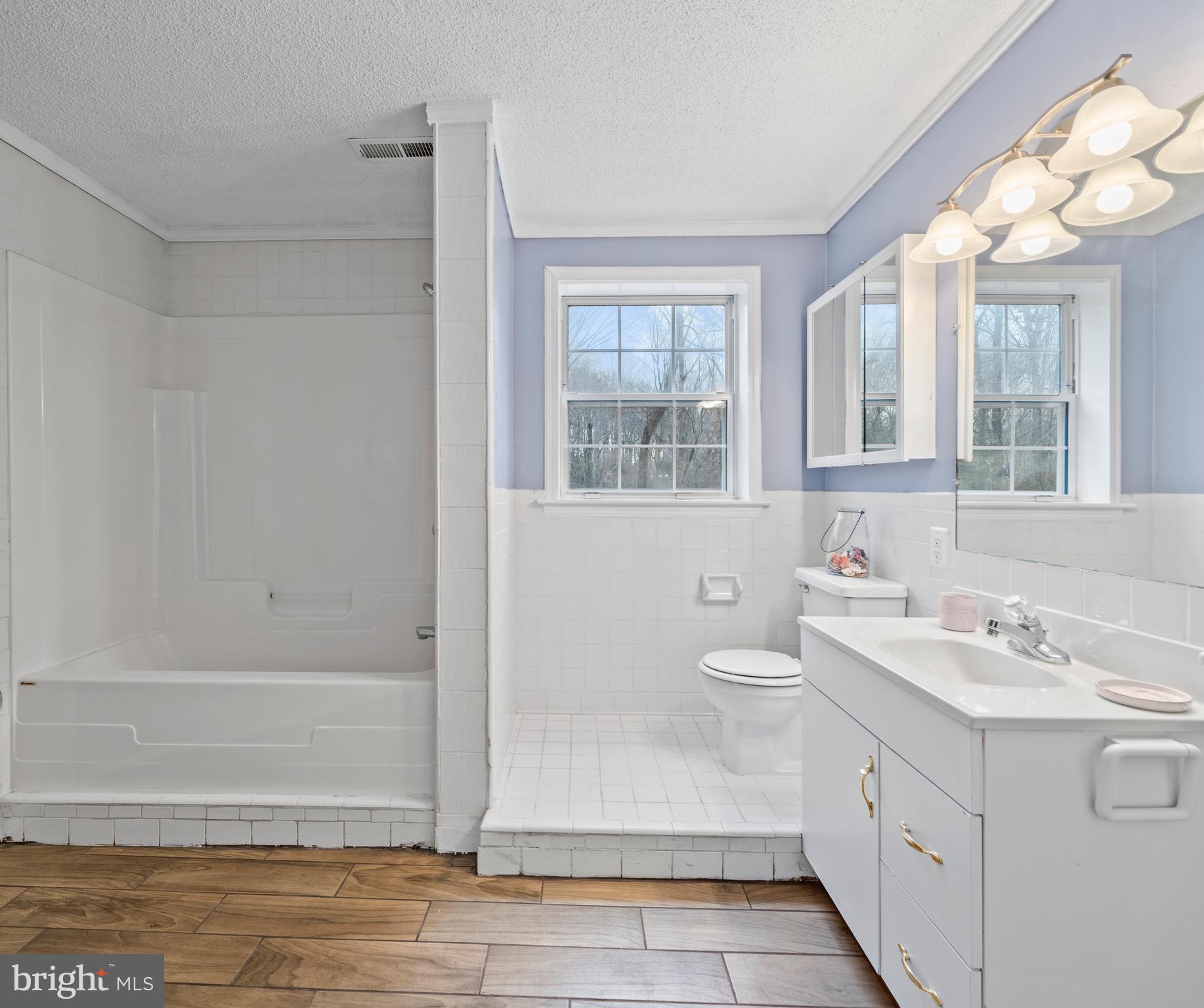 SUMMITT HILL - Residential