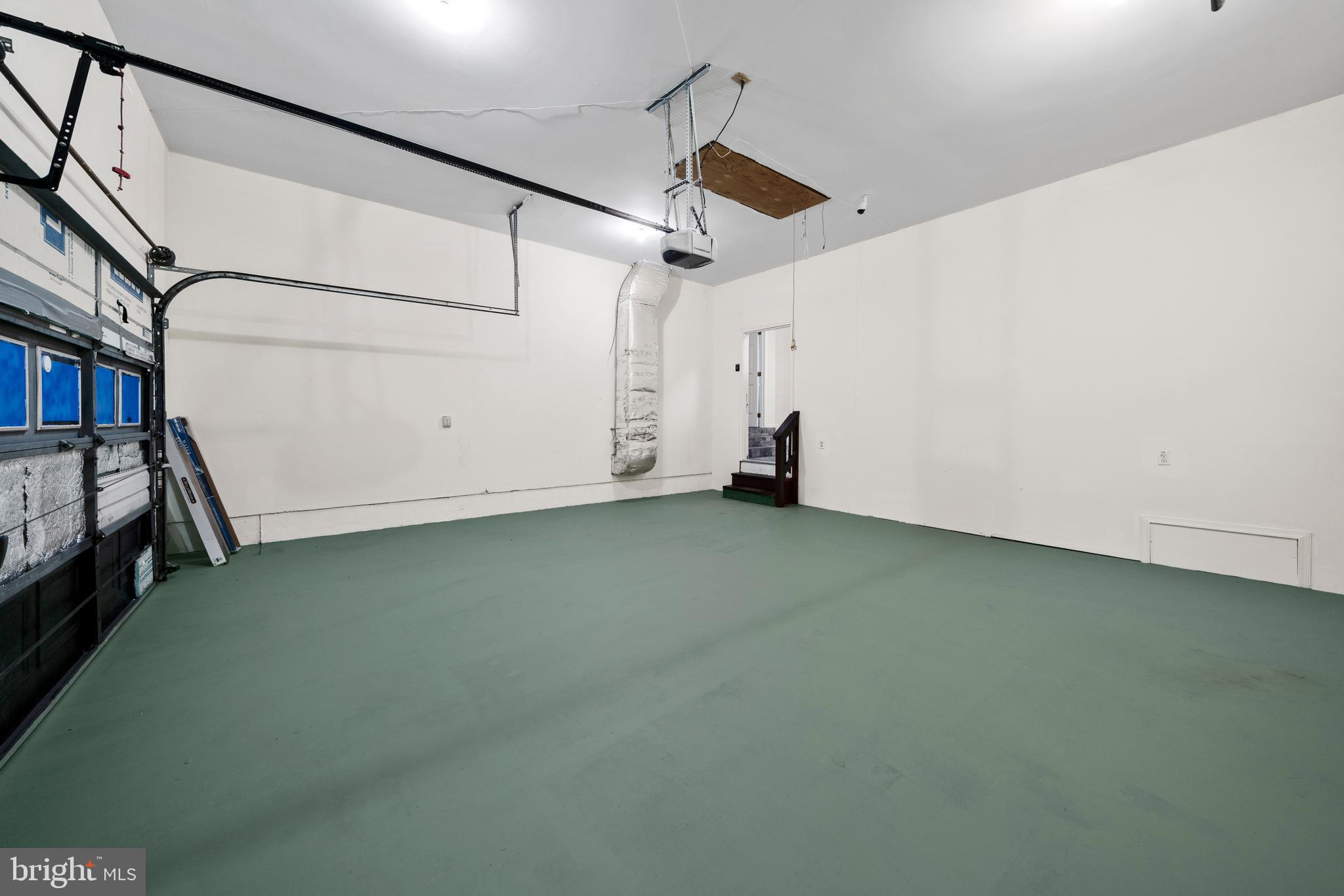 SUMMITT HILL - Residential