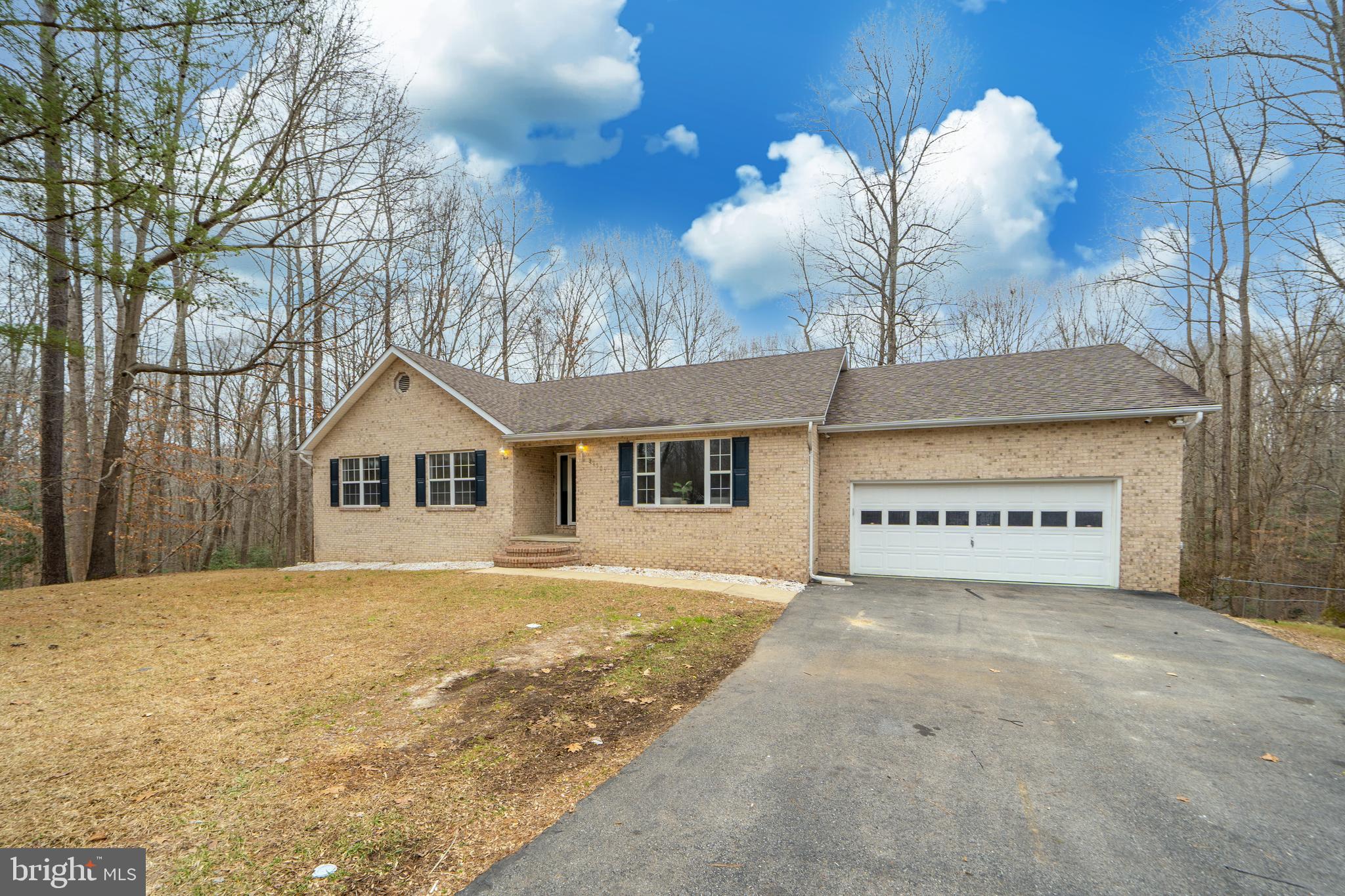 SUMMITT HILL - Residential