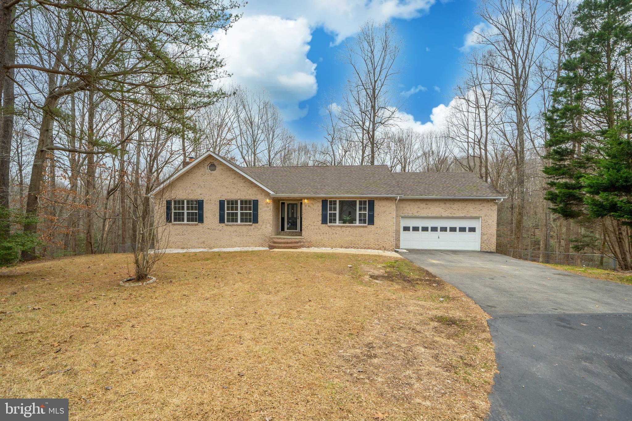 SUMMITT HILL - Residential