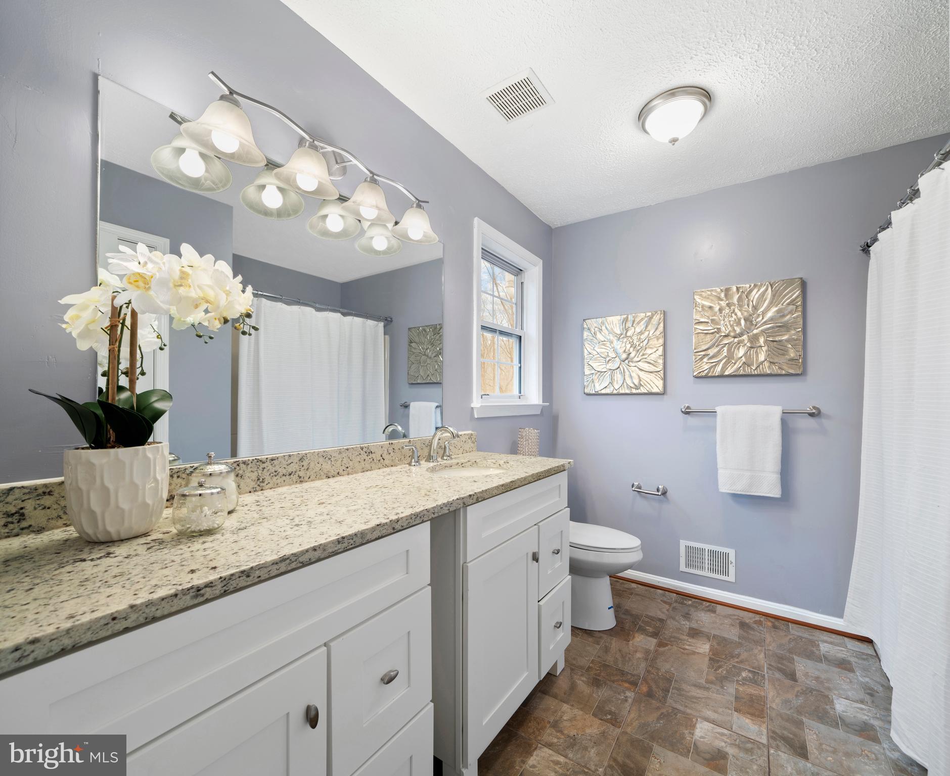 SUMMITT HILL - Residential