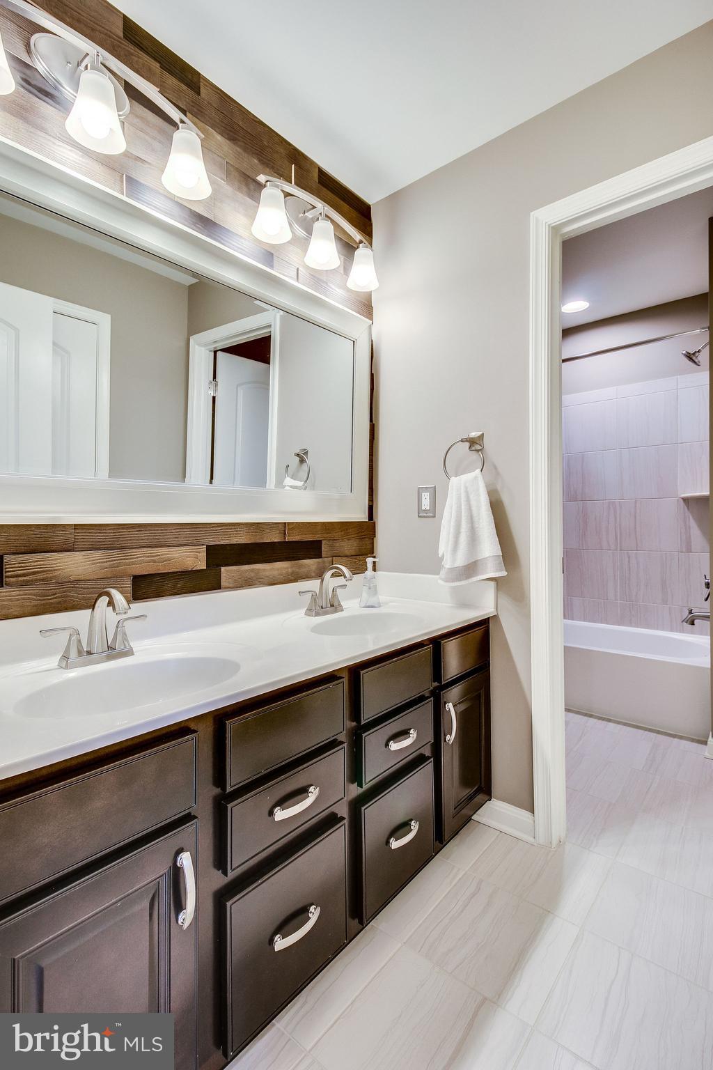 CANFIELD VILLAGE - Residential