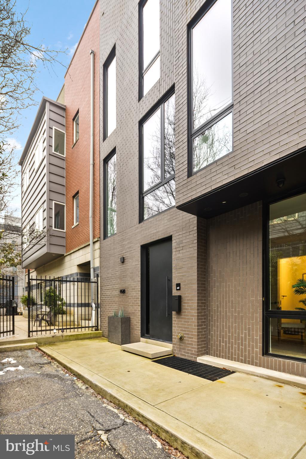 GRADUATE HOSPITAL - Residential