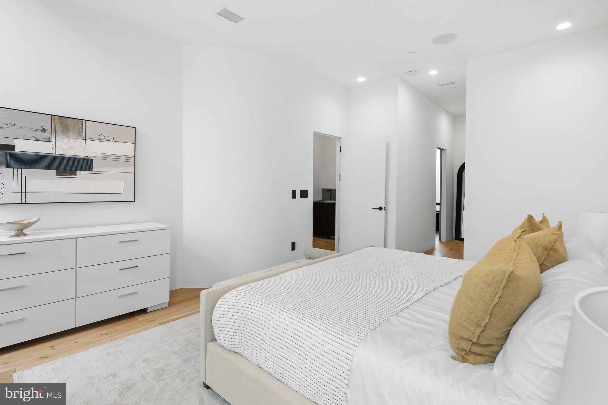 GRADUATE HOSPITAL - Residential