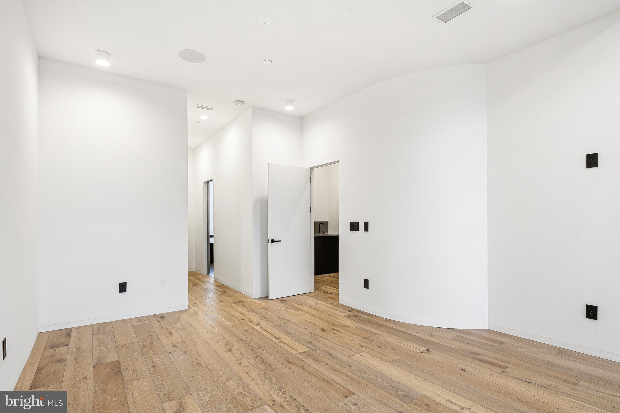 GRADUATE HOSPITAL - Residential