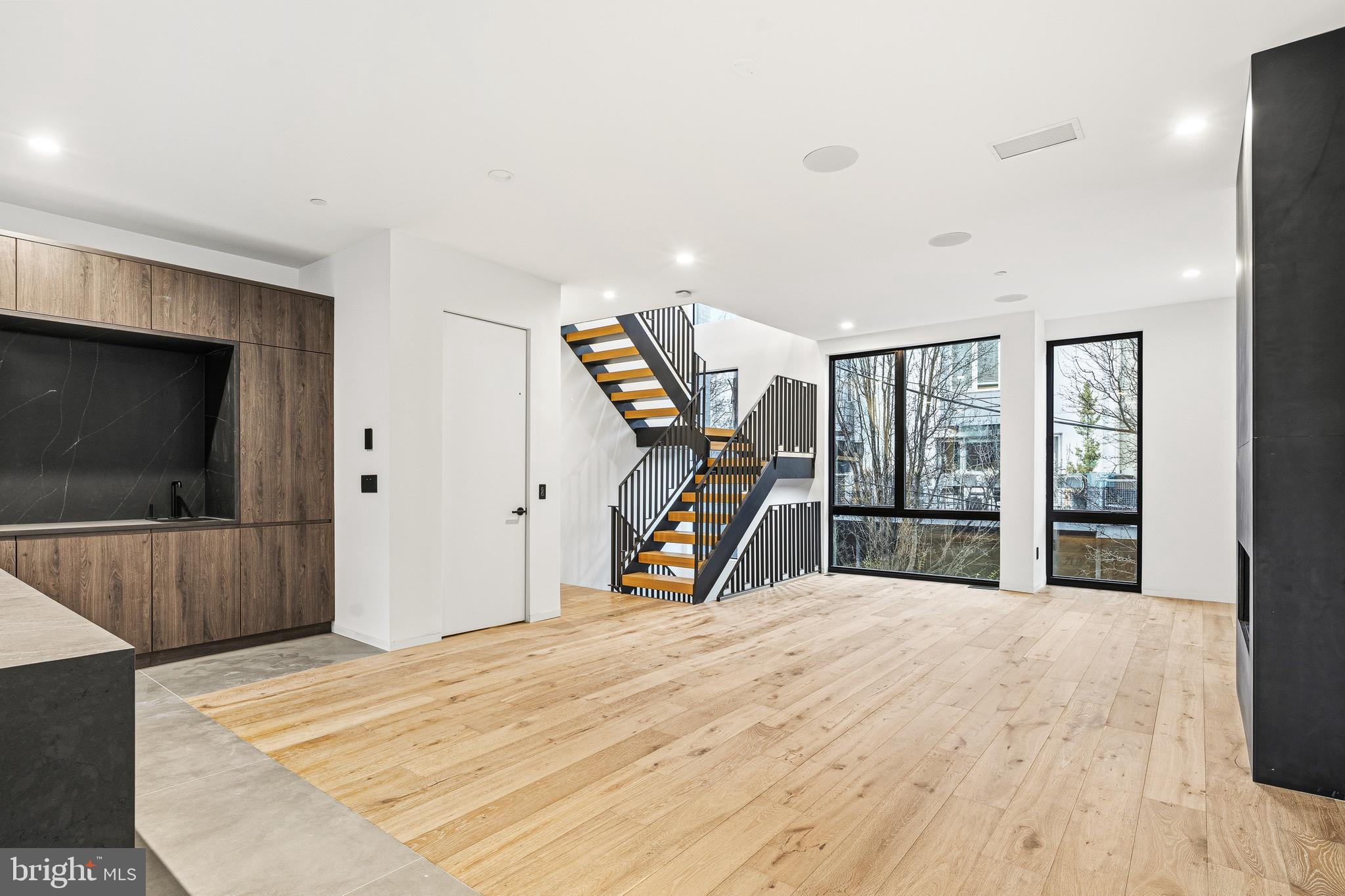 GRADUATE HOSPITAL - Residential