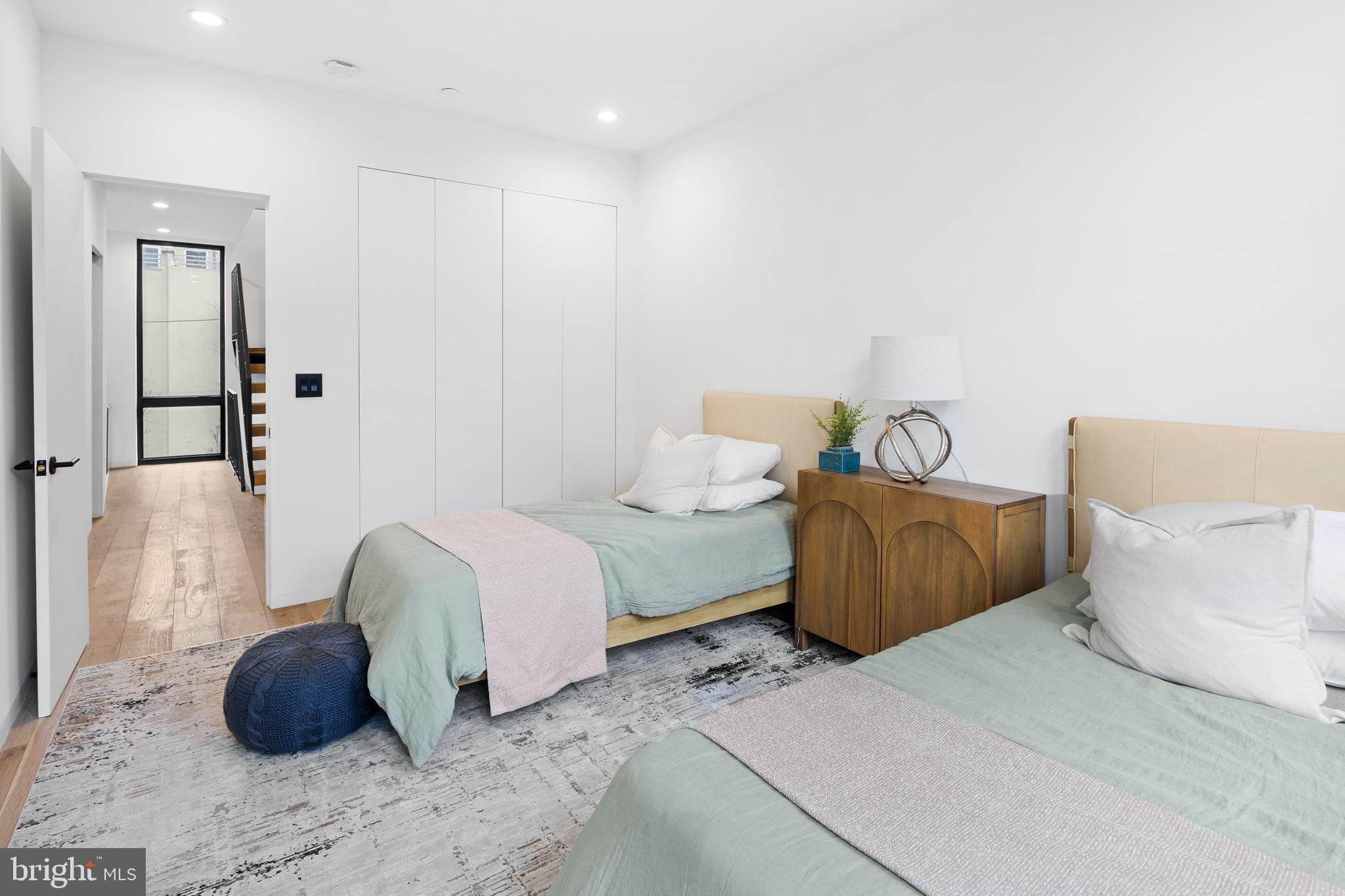 GRADUATE HOSPITAL - Residential