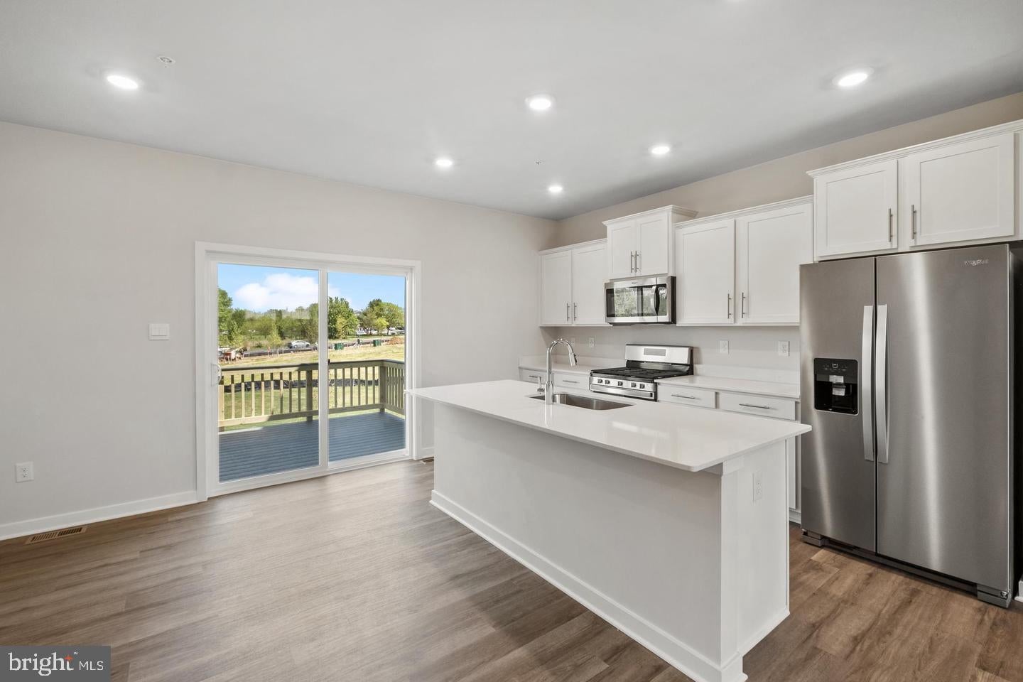 7542 SILVER THREAD WAY
