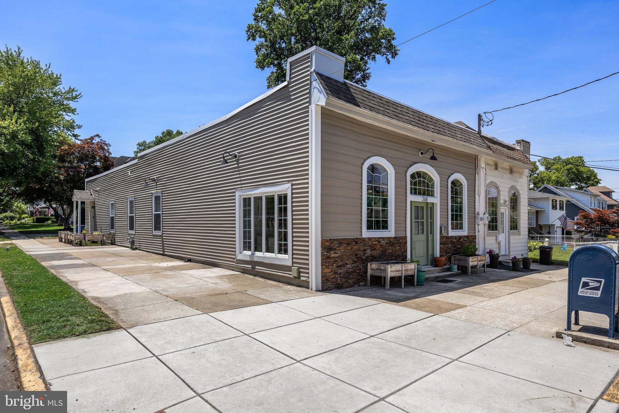 268 WYOMING AVENUE