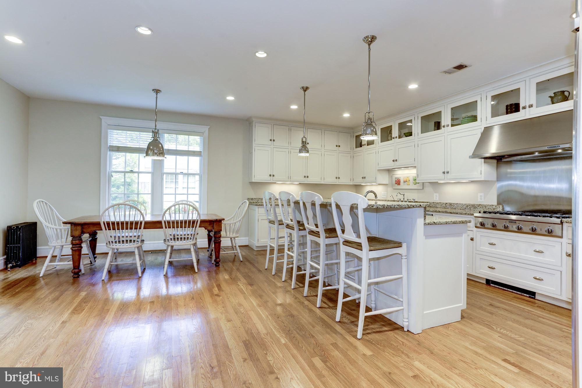 CHEVY CHASE VILLAGE - Residential