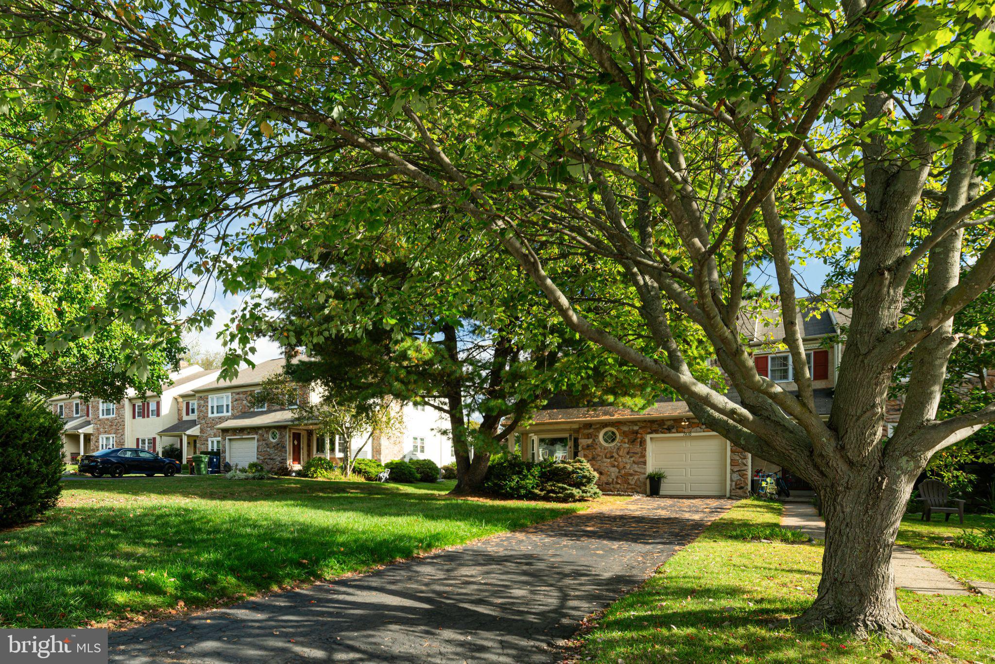 MAPLE GLEN - Residential