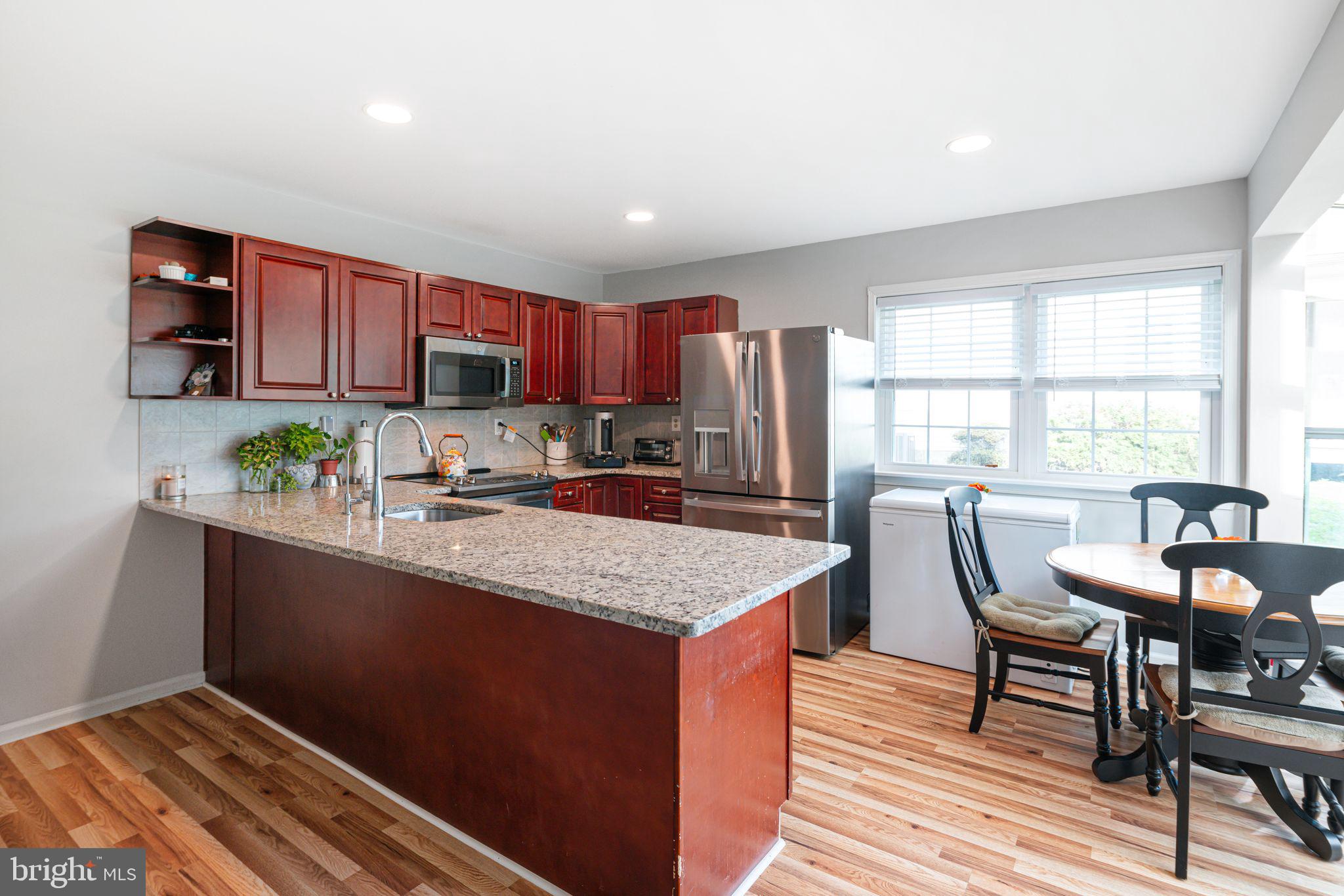 MAPLE GLEN - Residential