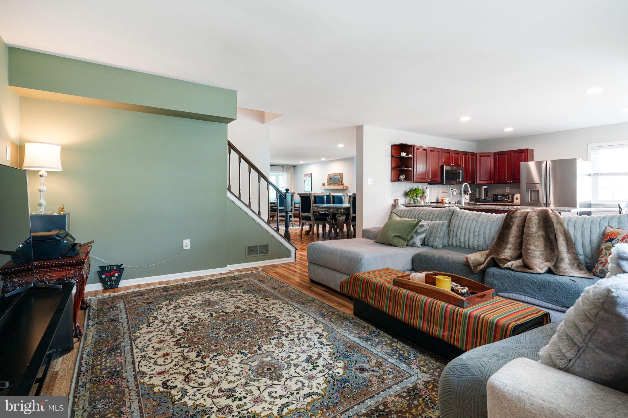 MAPLE GLEN - Residential