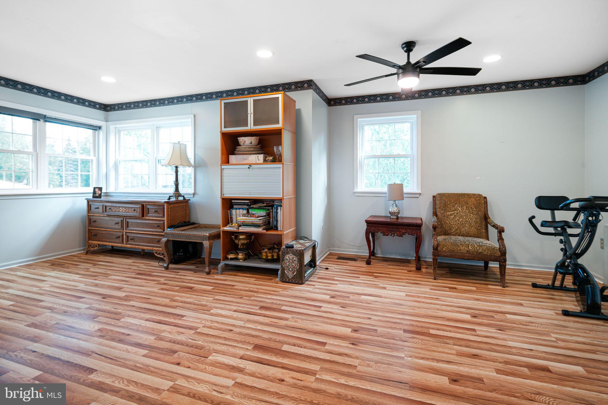 MAPLE GLEN - Residential