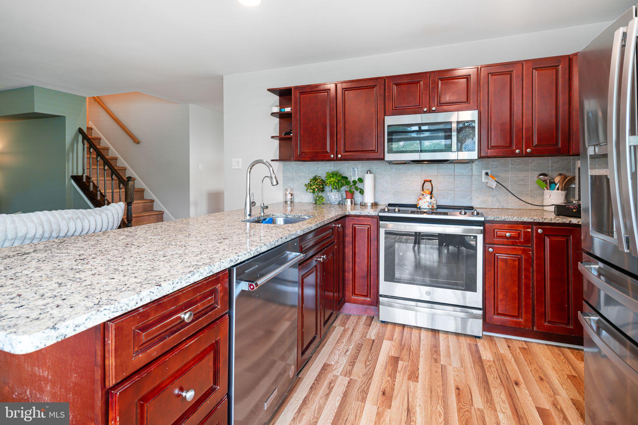 MAPLE GLEN - Residential