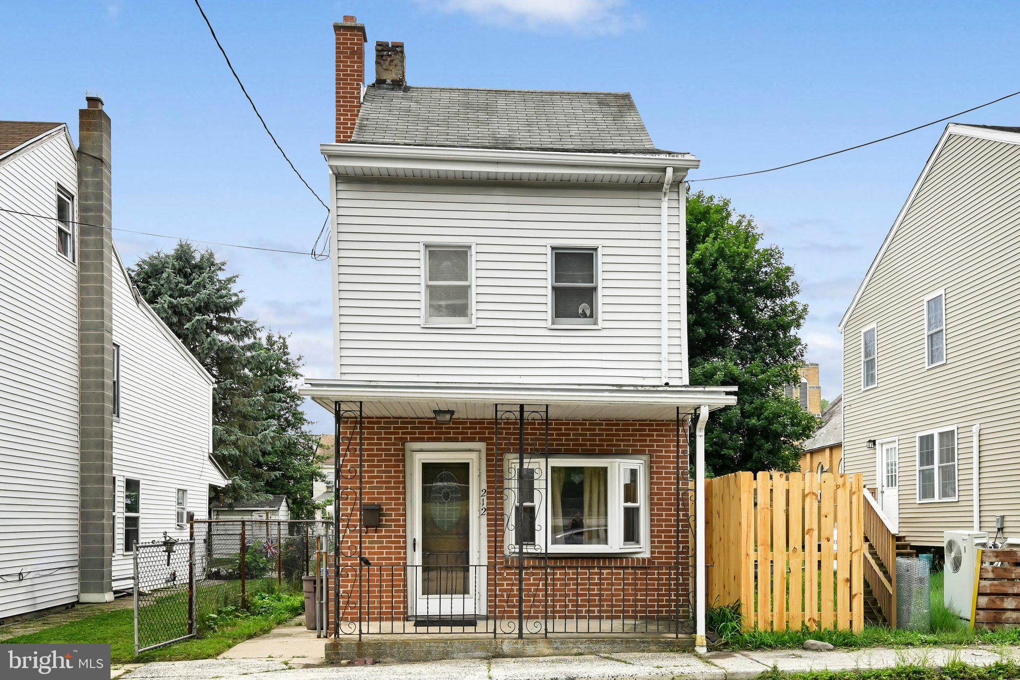212 N NICHOLS STREET