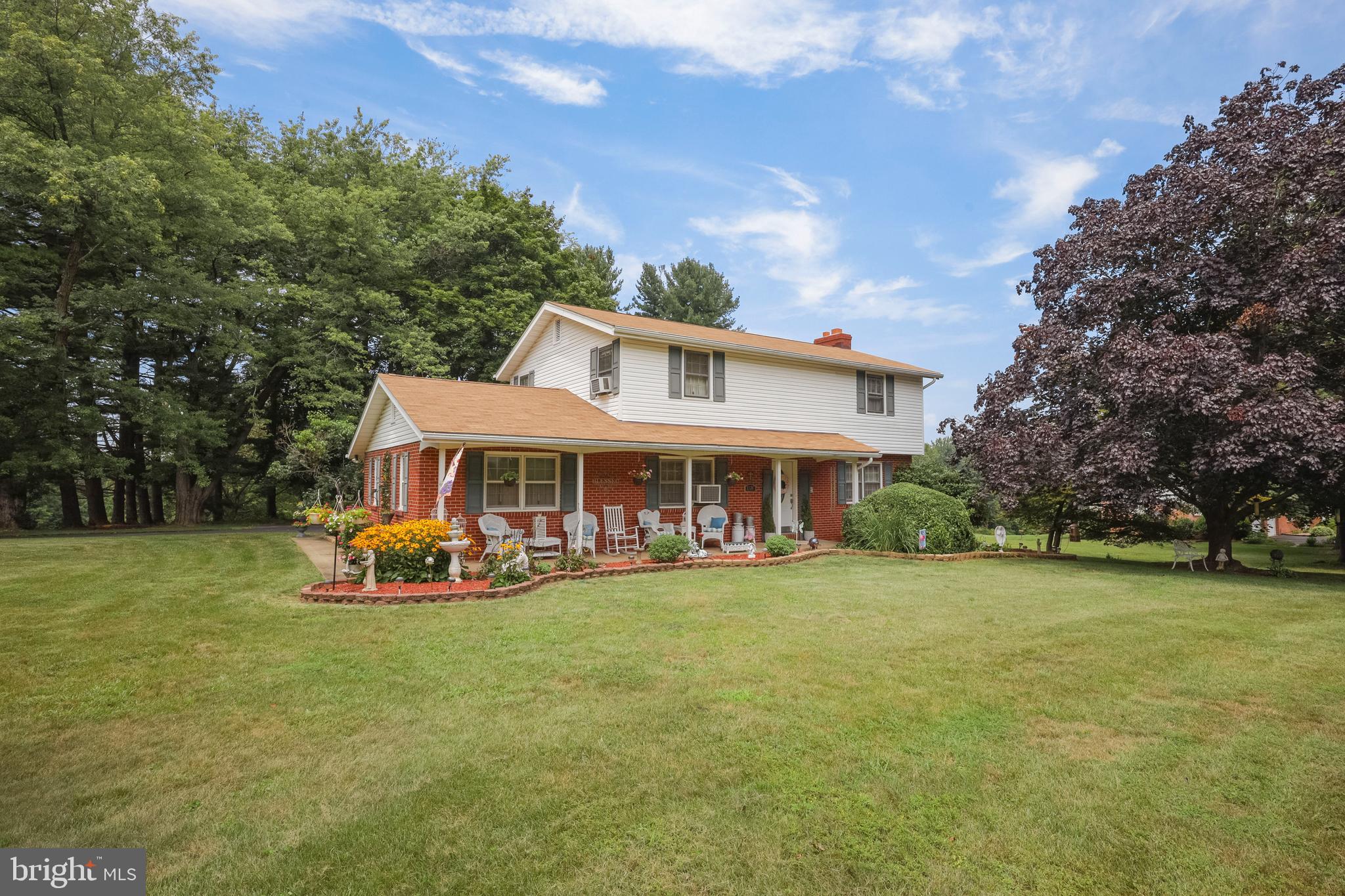 LAUREL BROOK - Residential