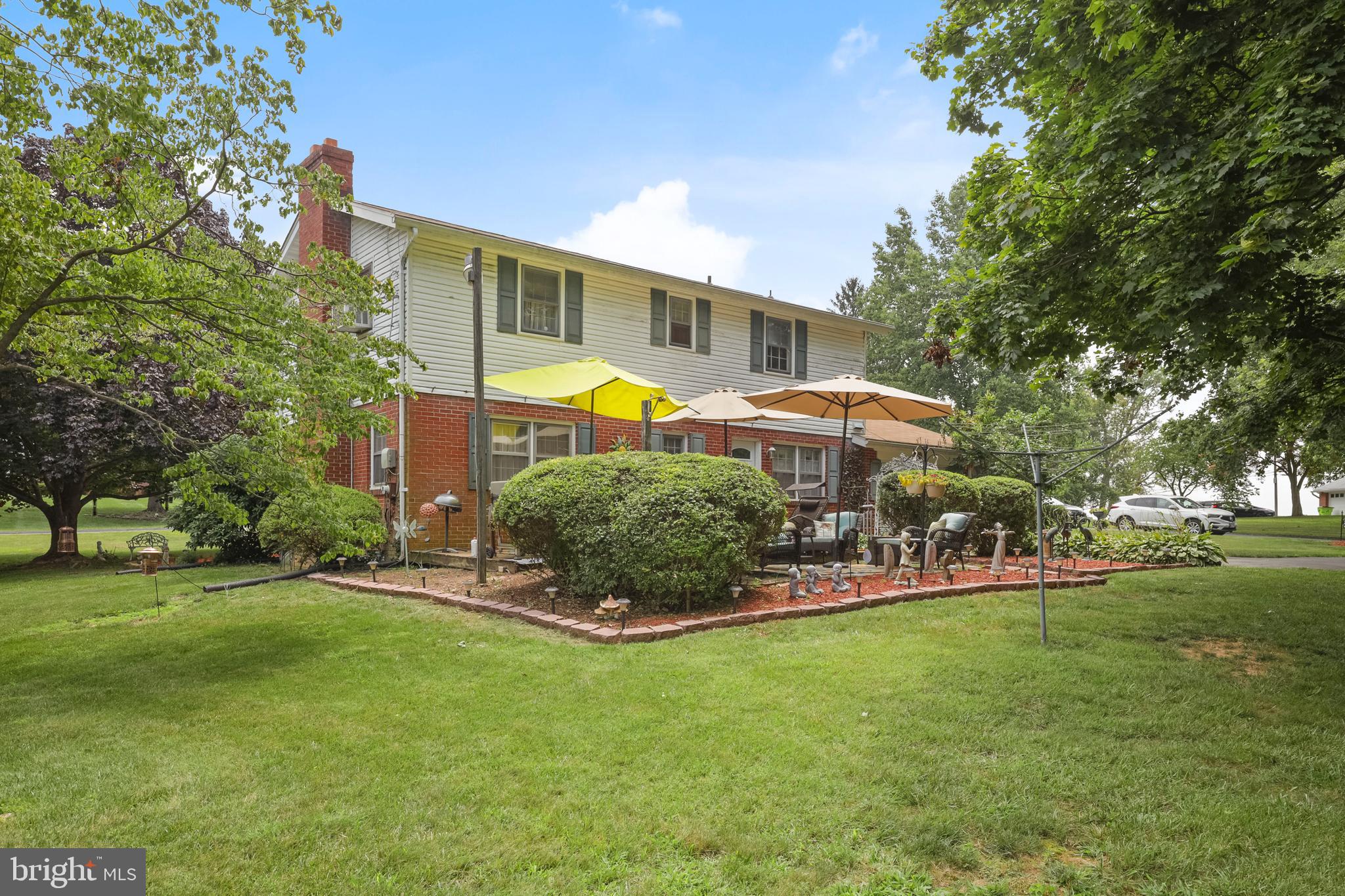 LAUREL BROOK - Residential