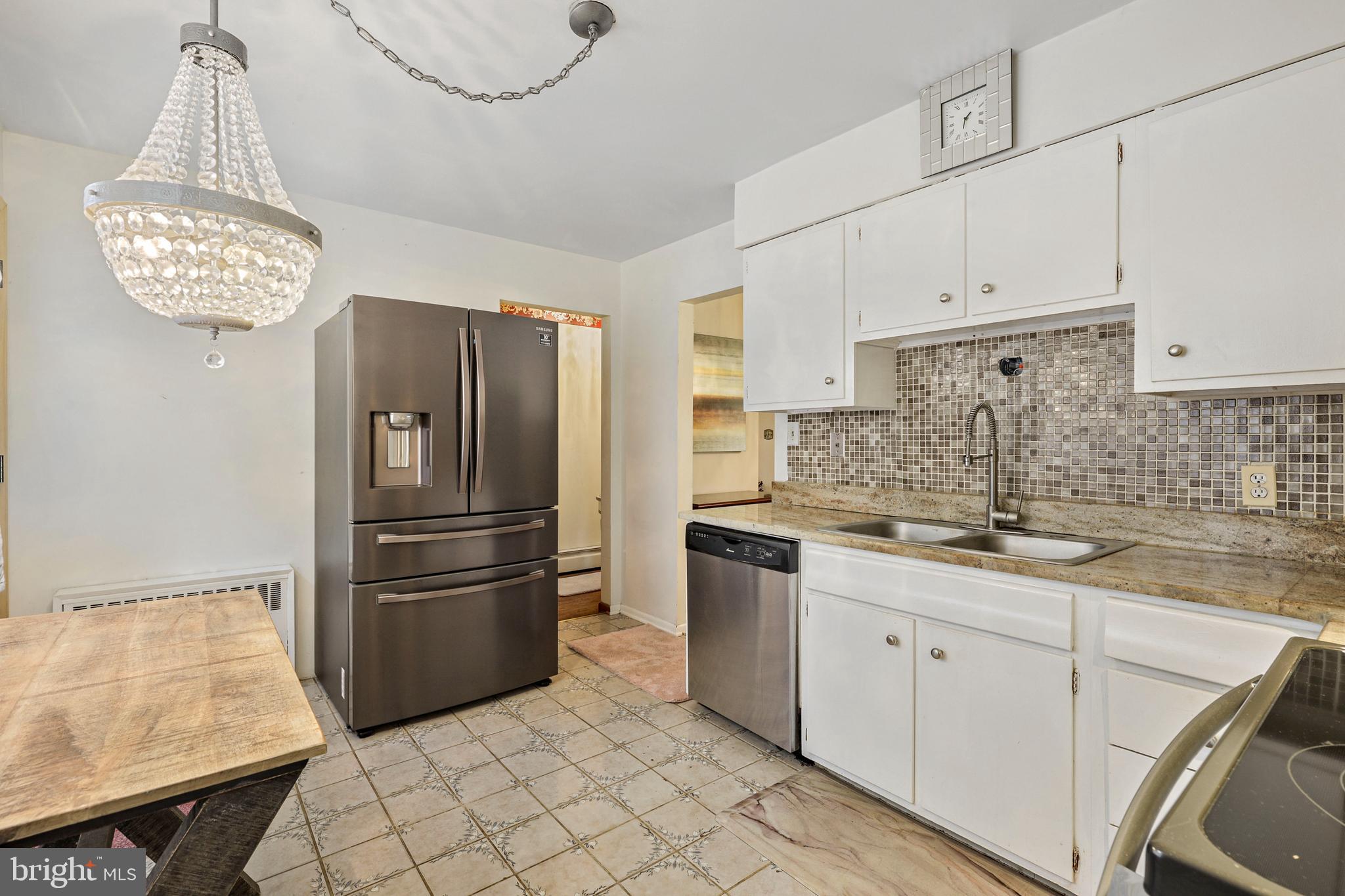 LAUREL BROOK - Residential