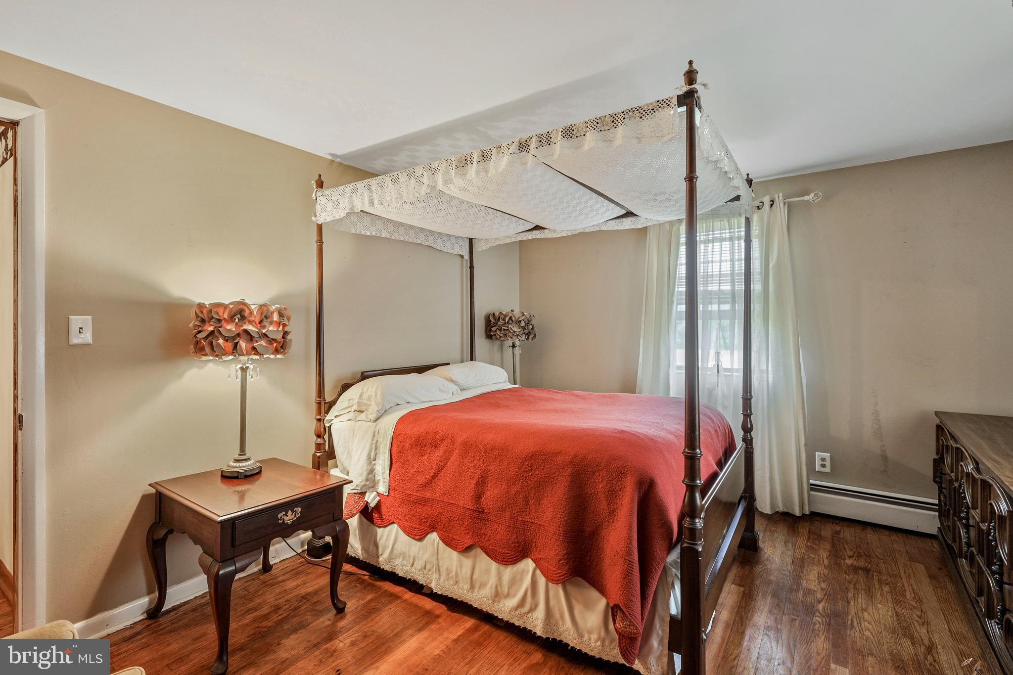 LAUREL BROOK - Residential