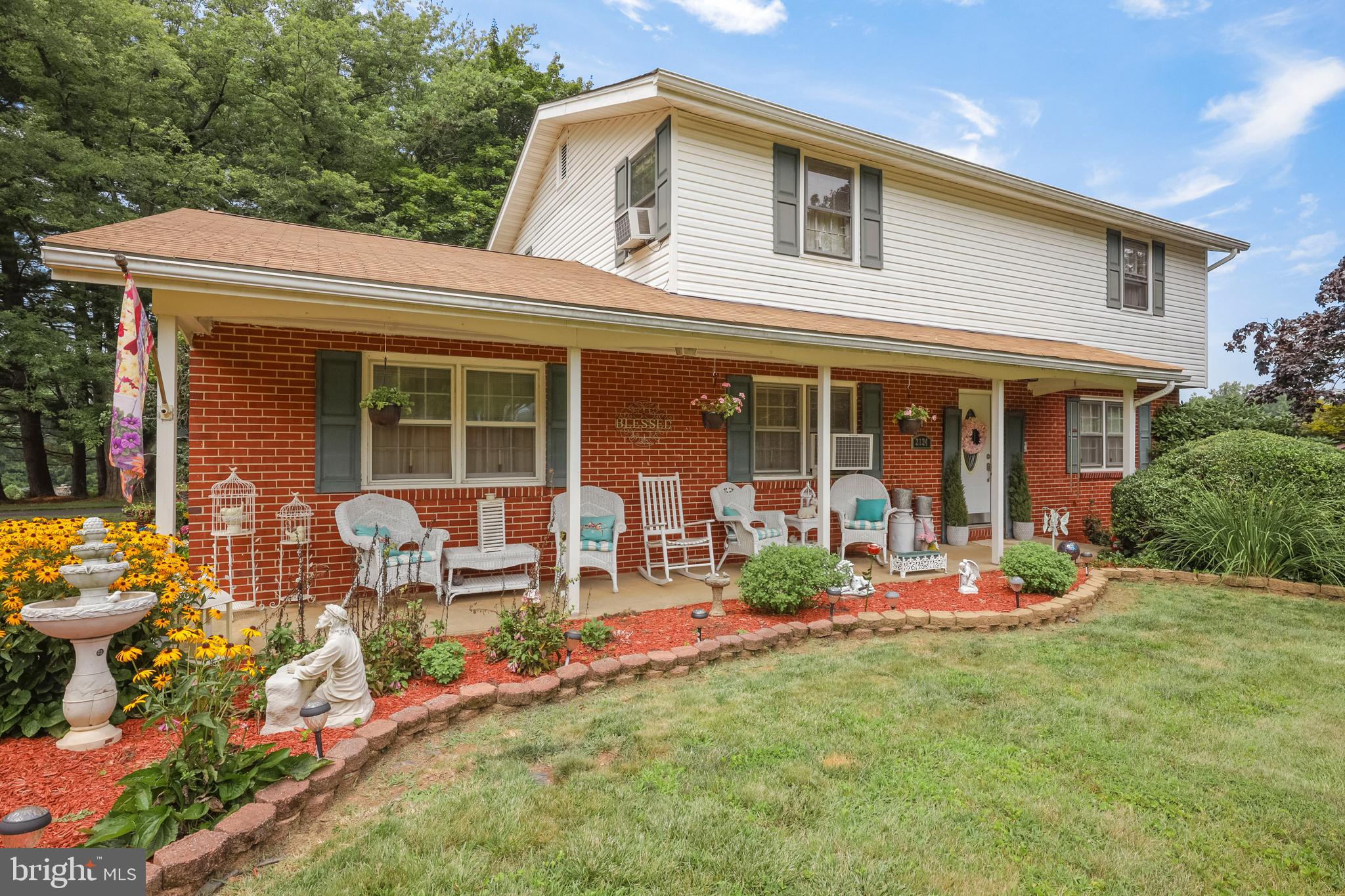 LAUREL BROOK - Residential