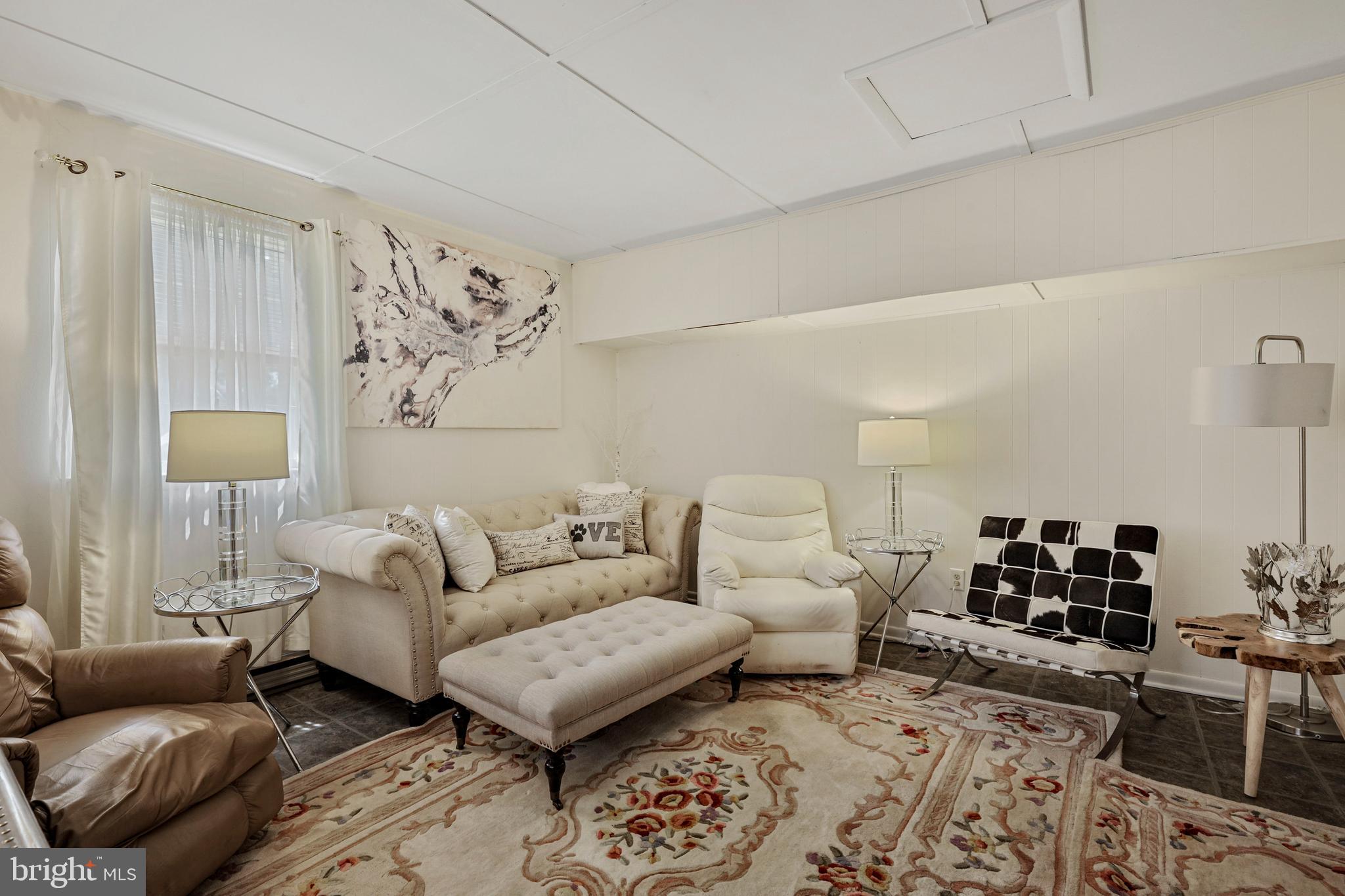 LAUREL BROOK - Residential