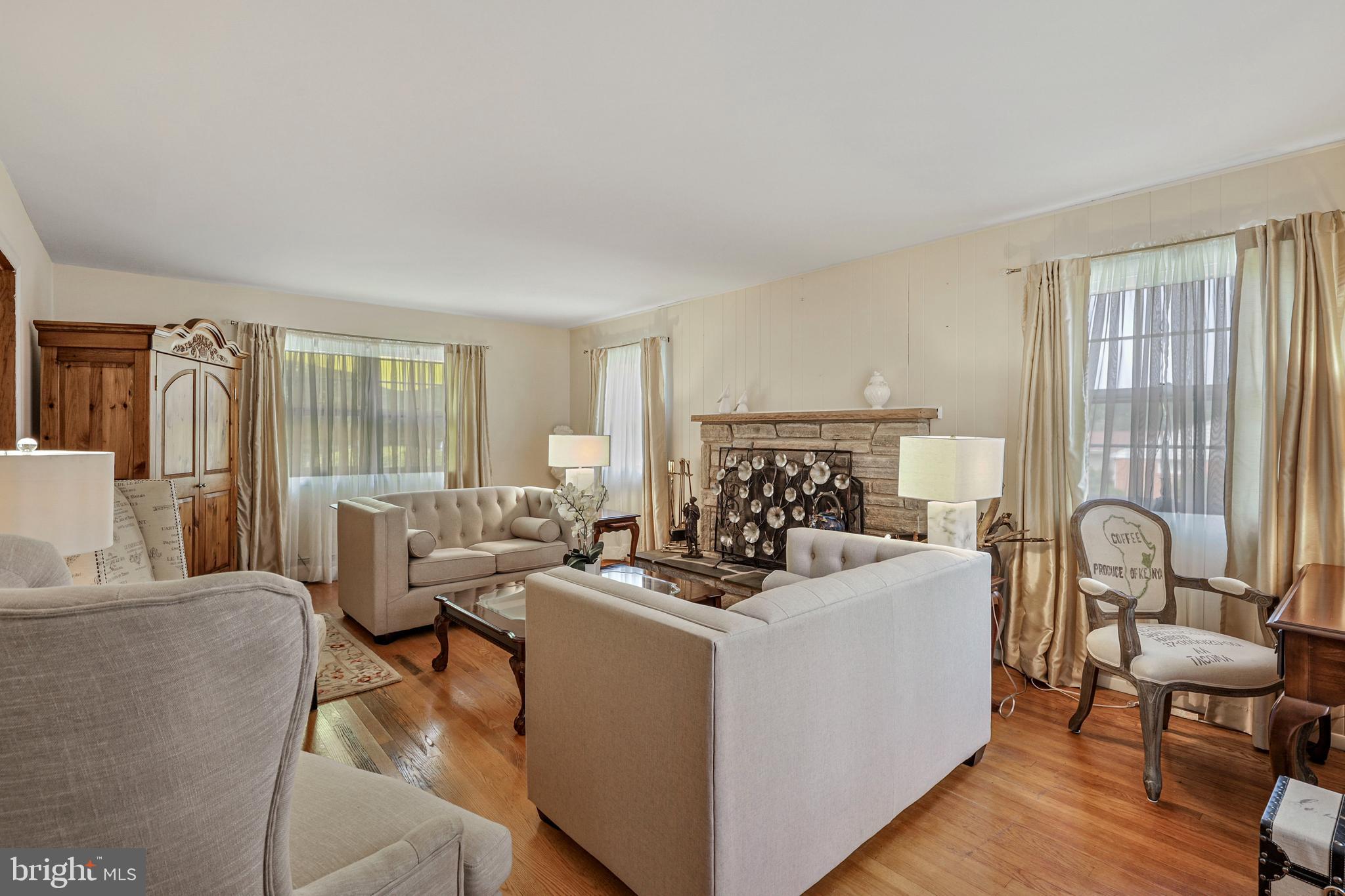 LAUREL BROOK - Residential