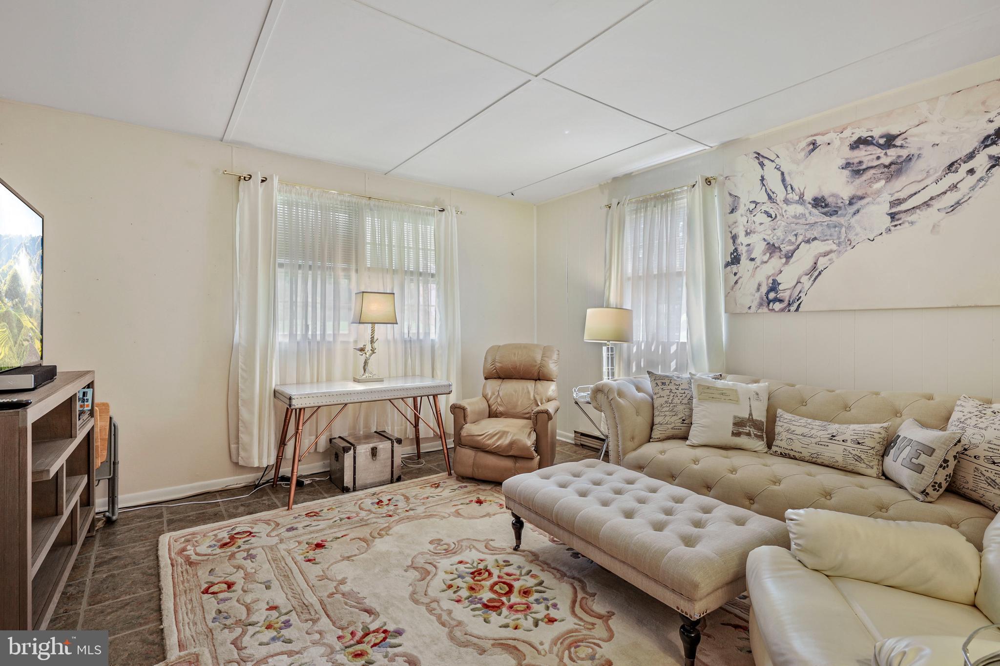 LAUREL BROOK - Residential