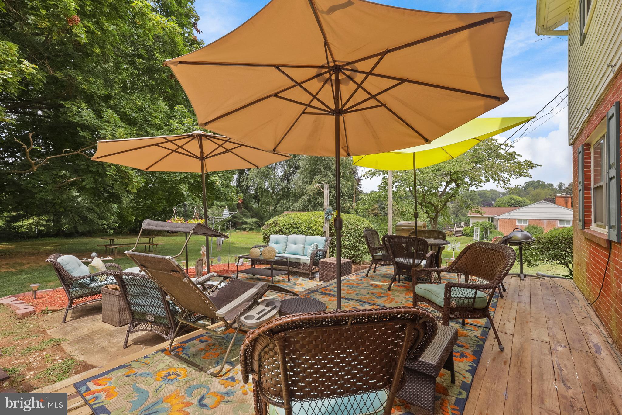 LAUREL BROOK - Residential