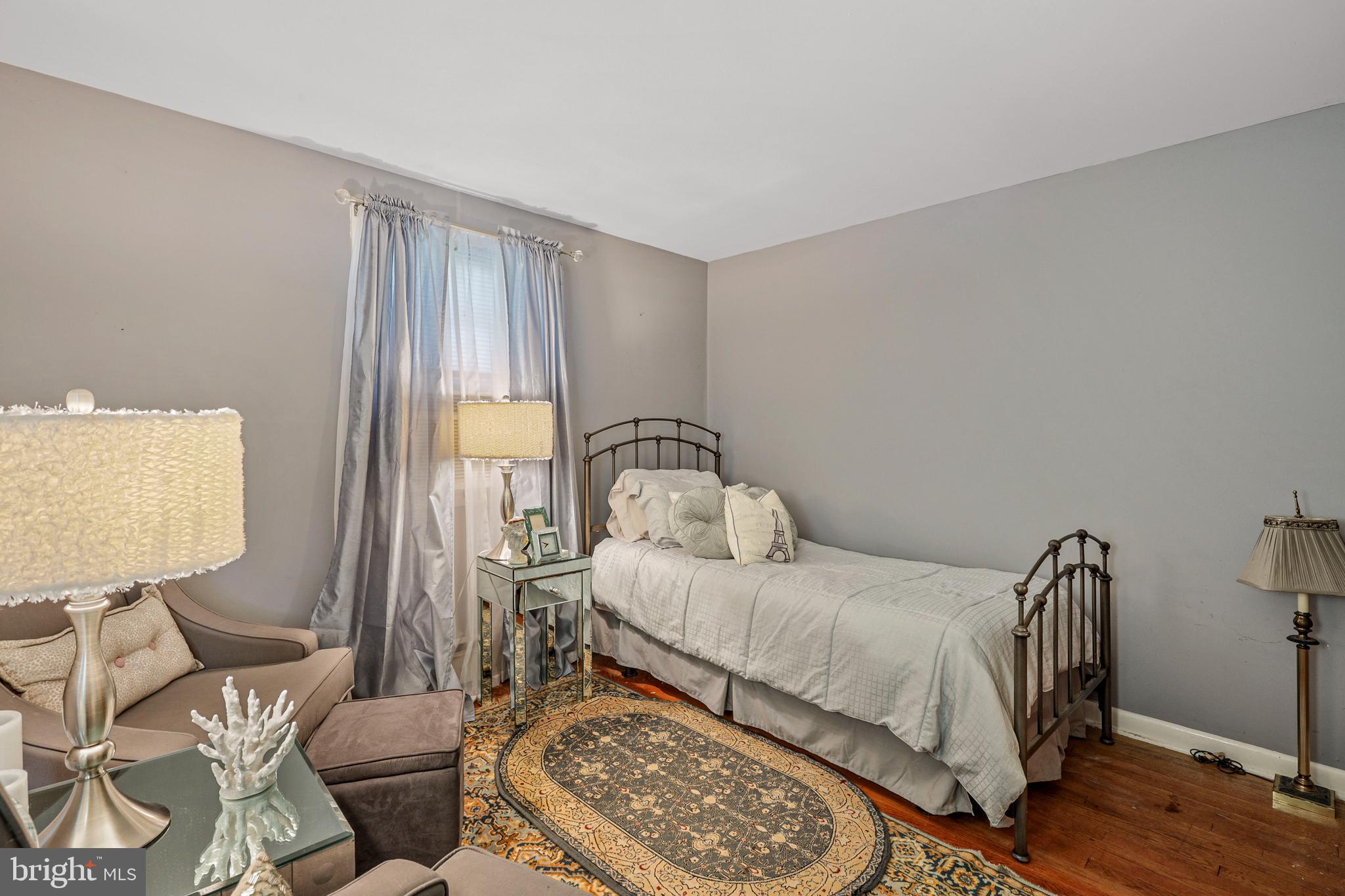 LAUREL BROOK - Residential