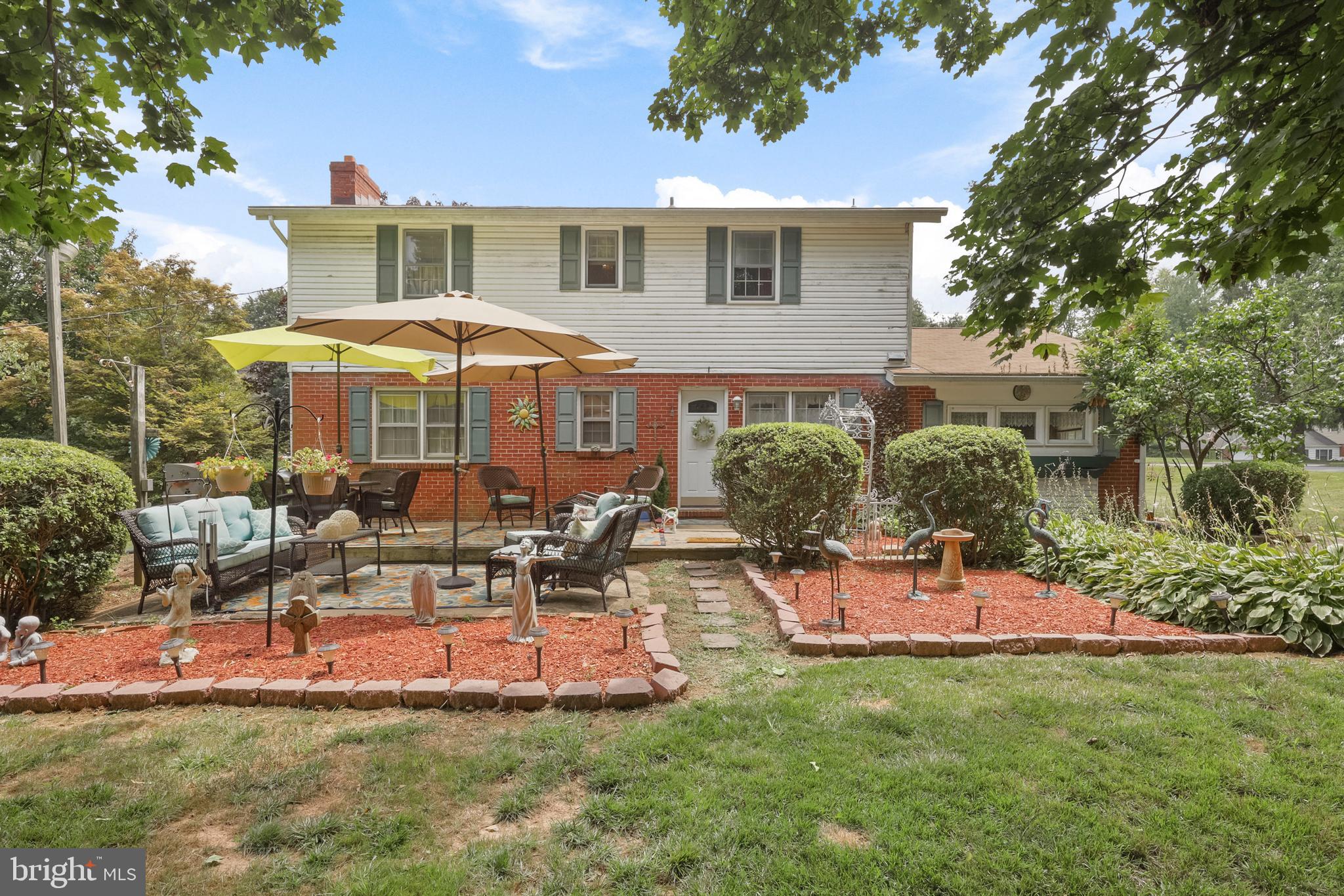 LAUREL BROOK - Residential