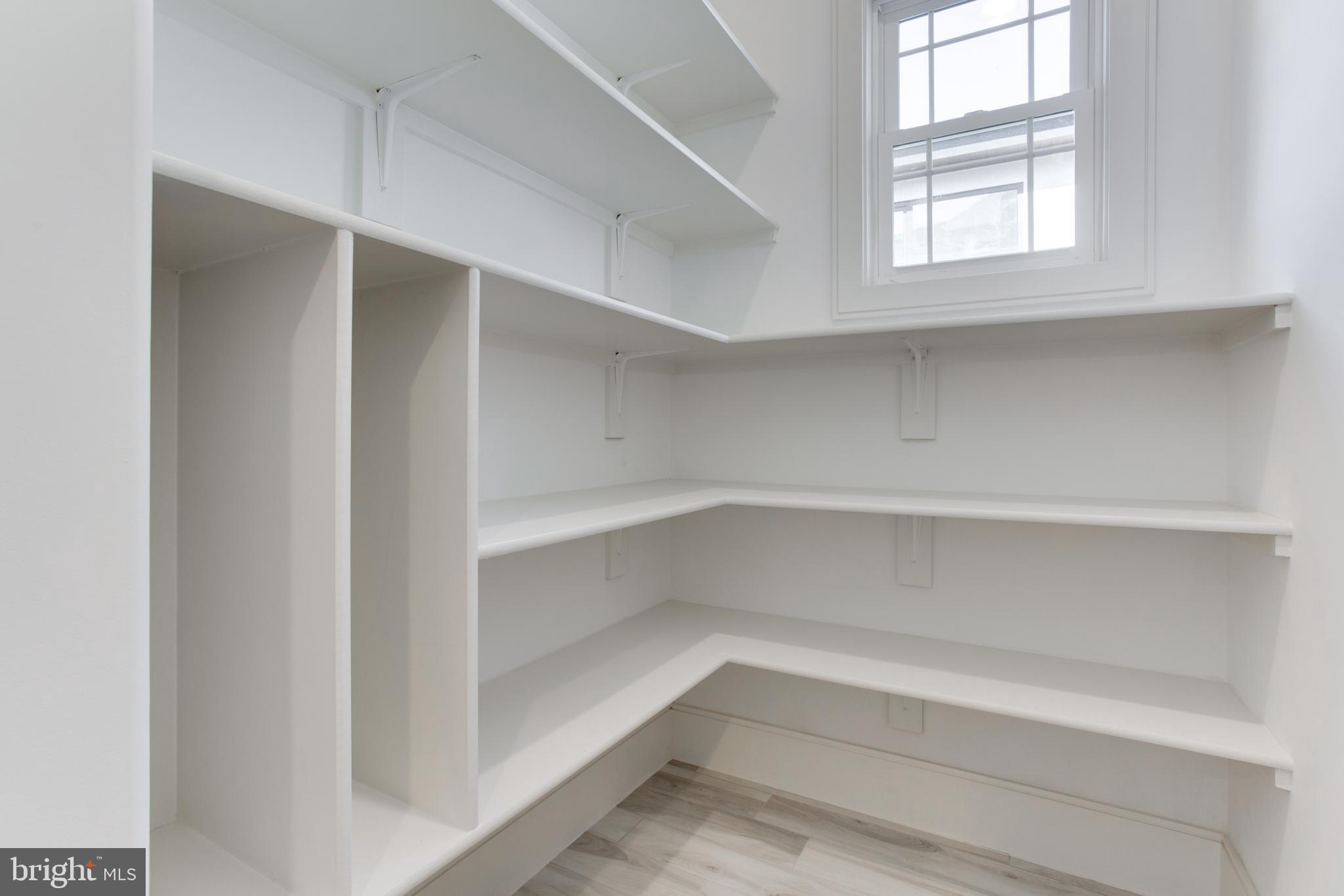 VIENNA WOODS - Residential