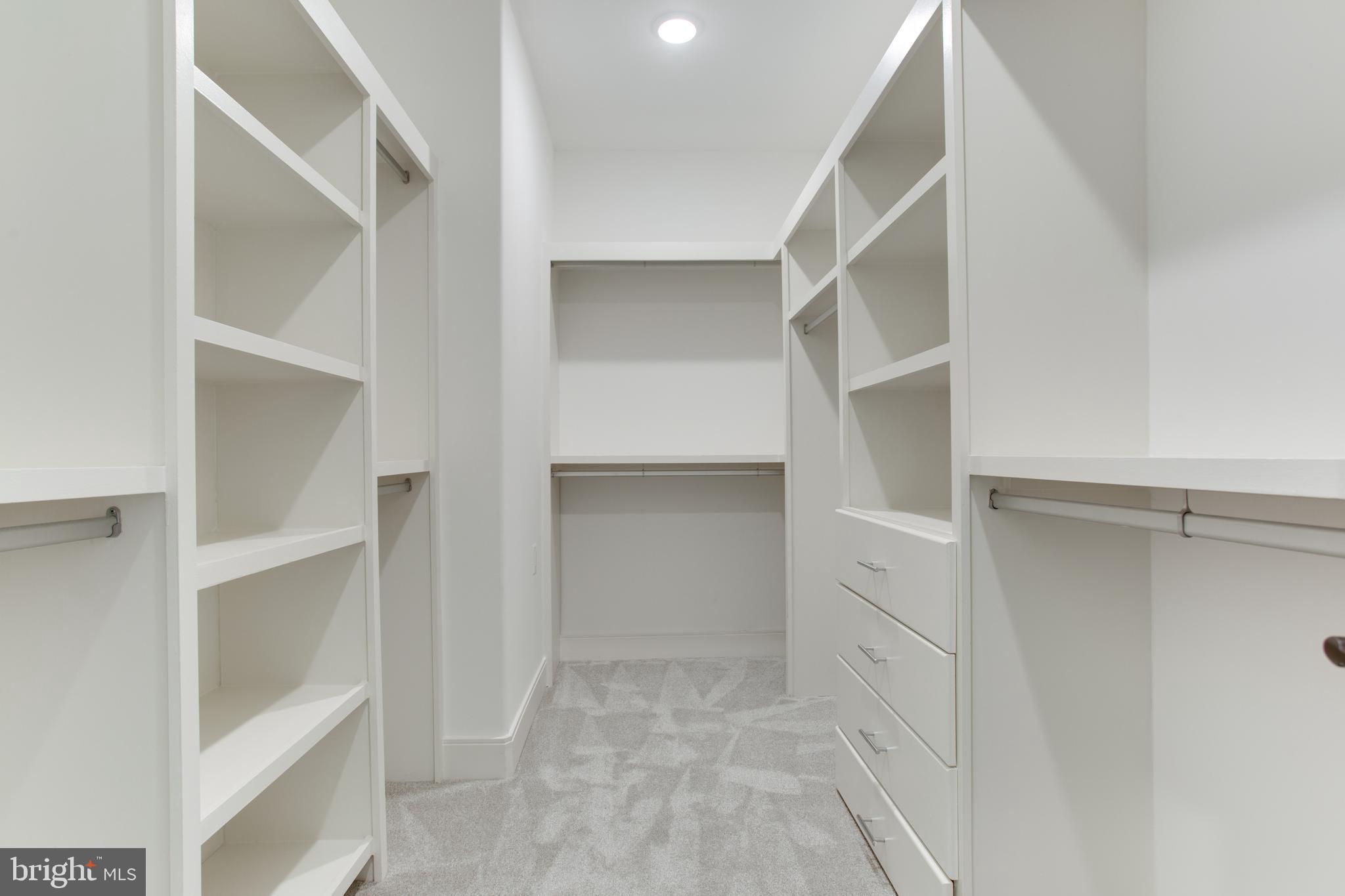 VIENNA WOODS - Residential