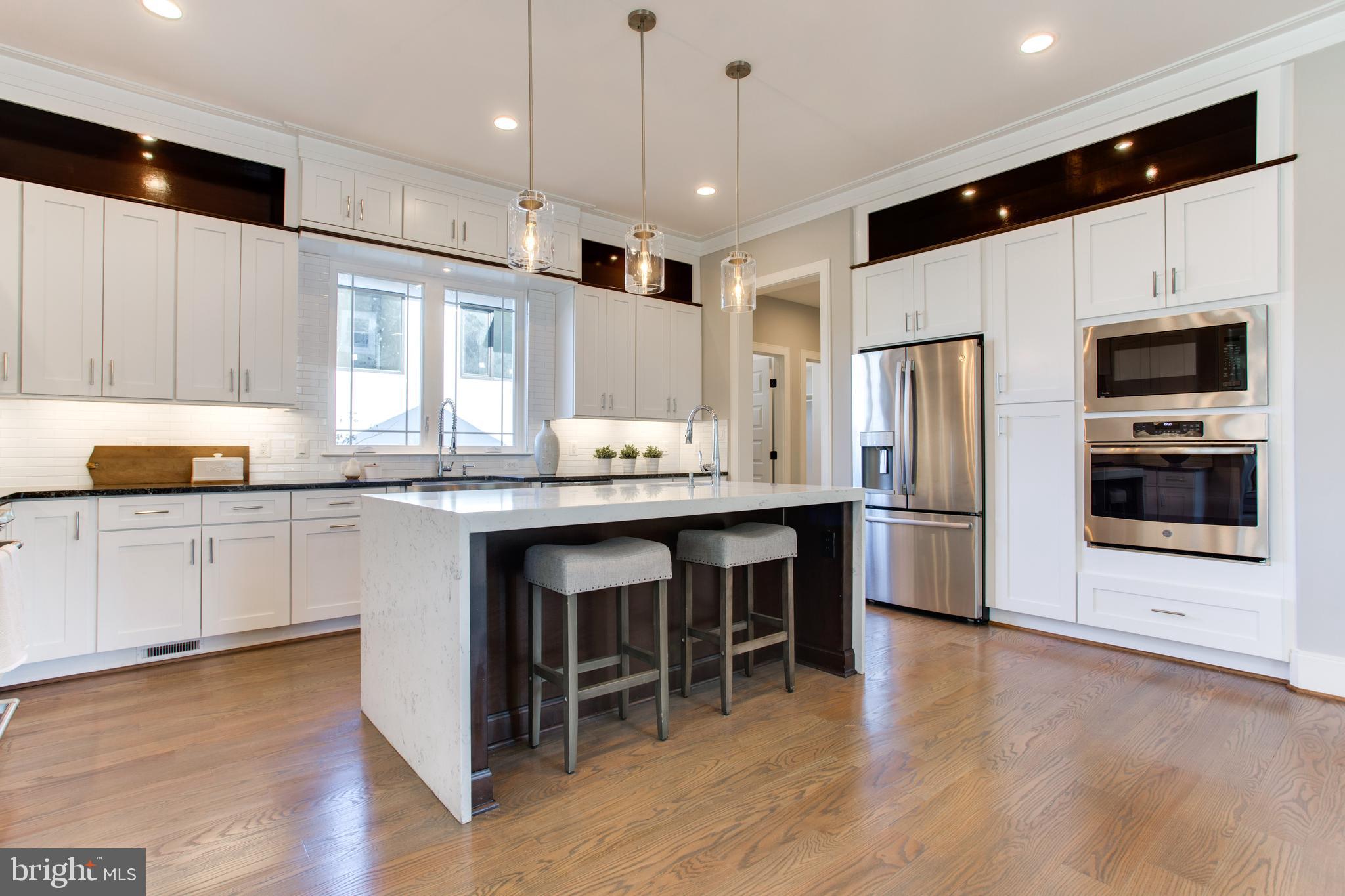 VIENNA WOODS - Residential