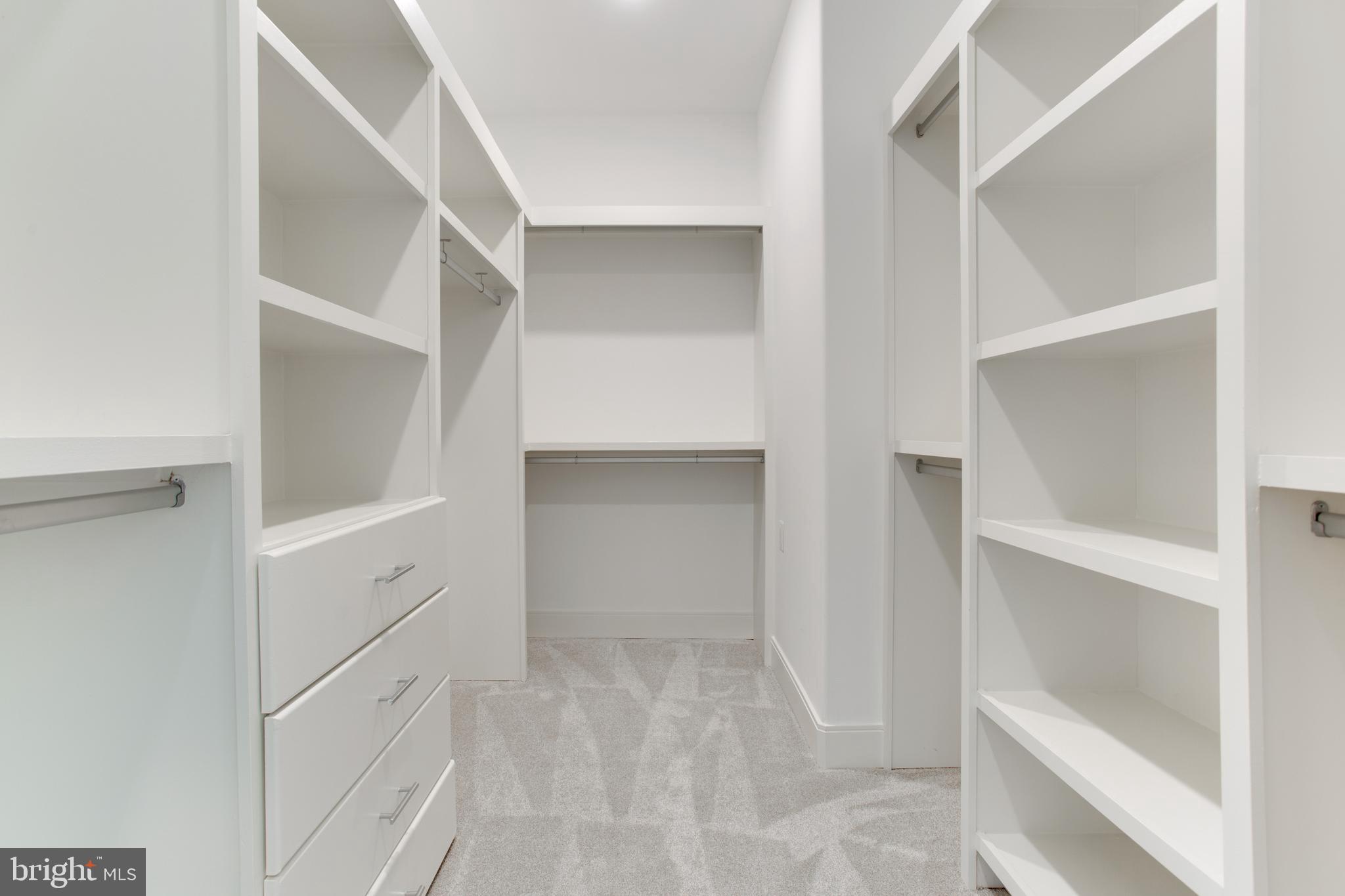 VIENNA WOODS - Residential