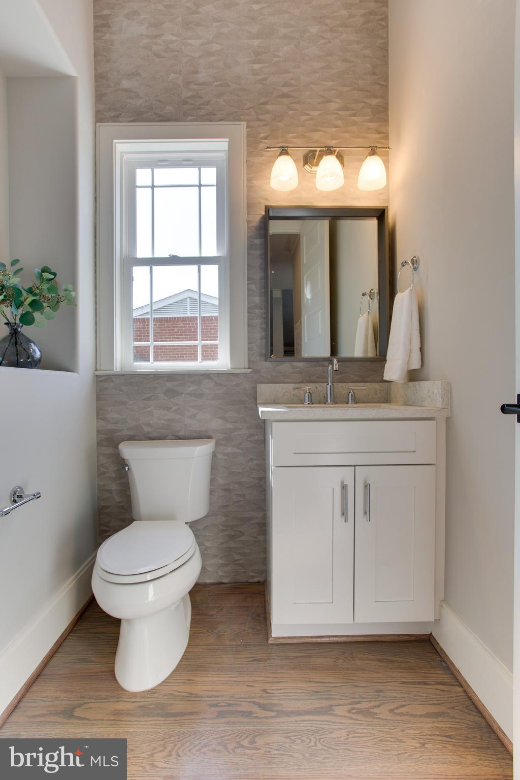 VIENNA WOODS - Residential