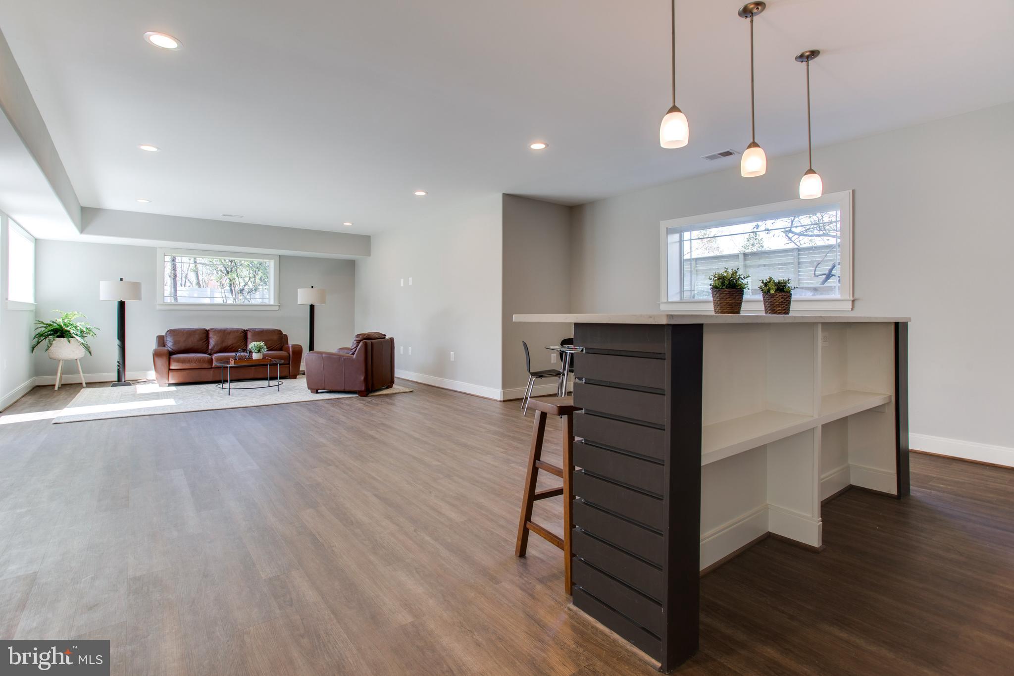 VIENNA WOODS - Residential