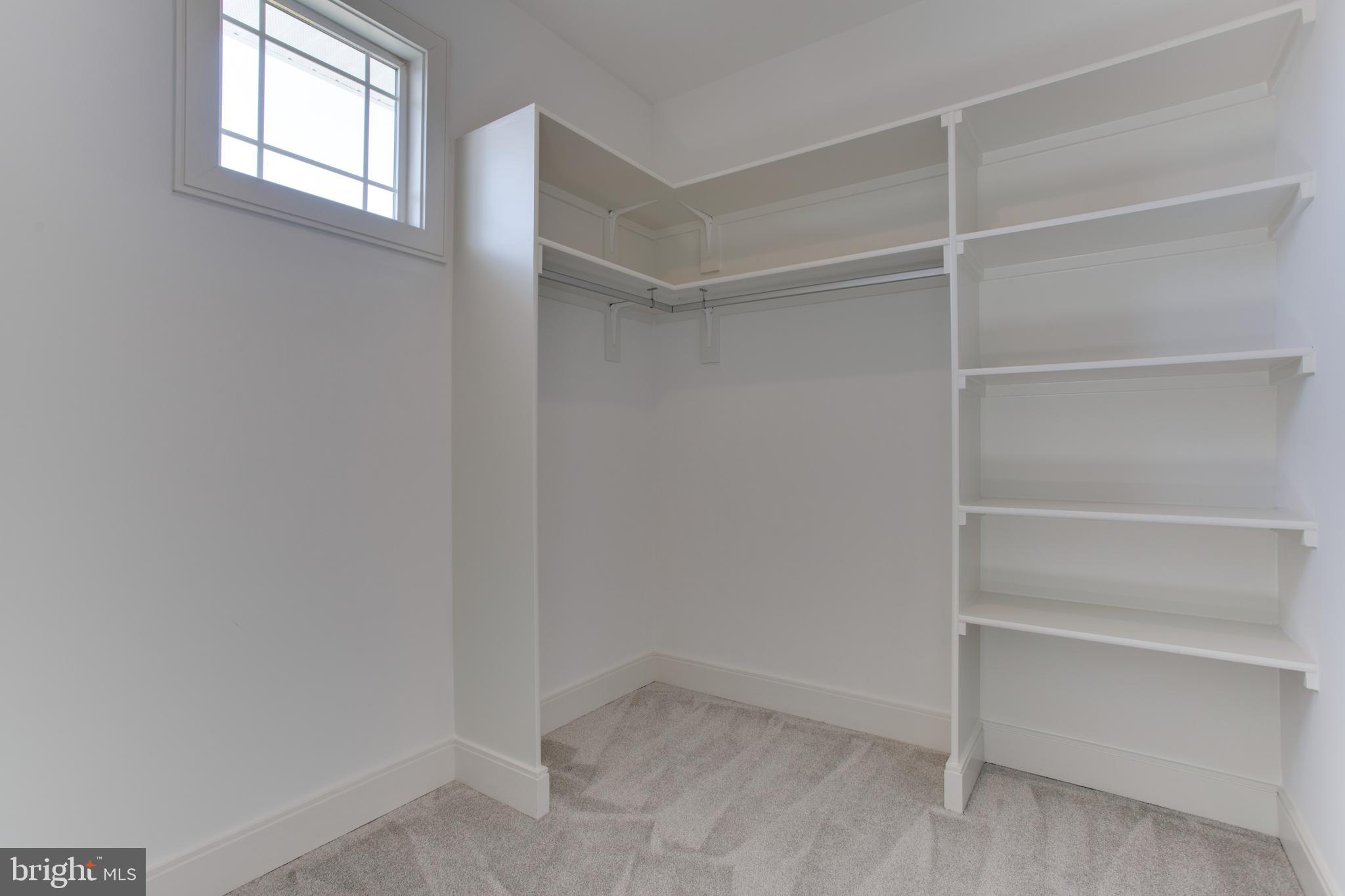 VIENNA WOODS - Residential