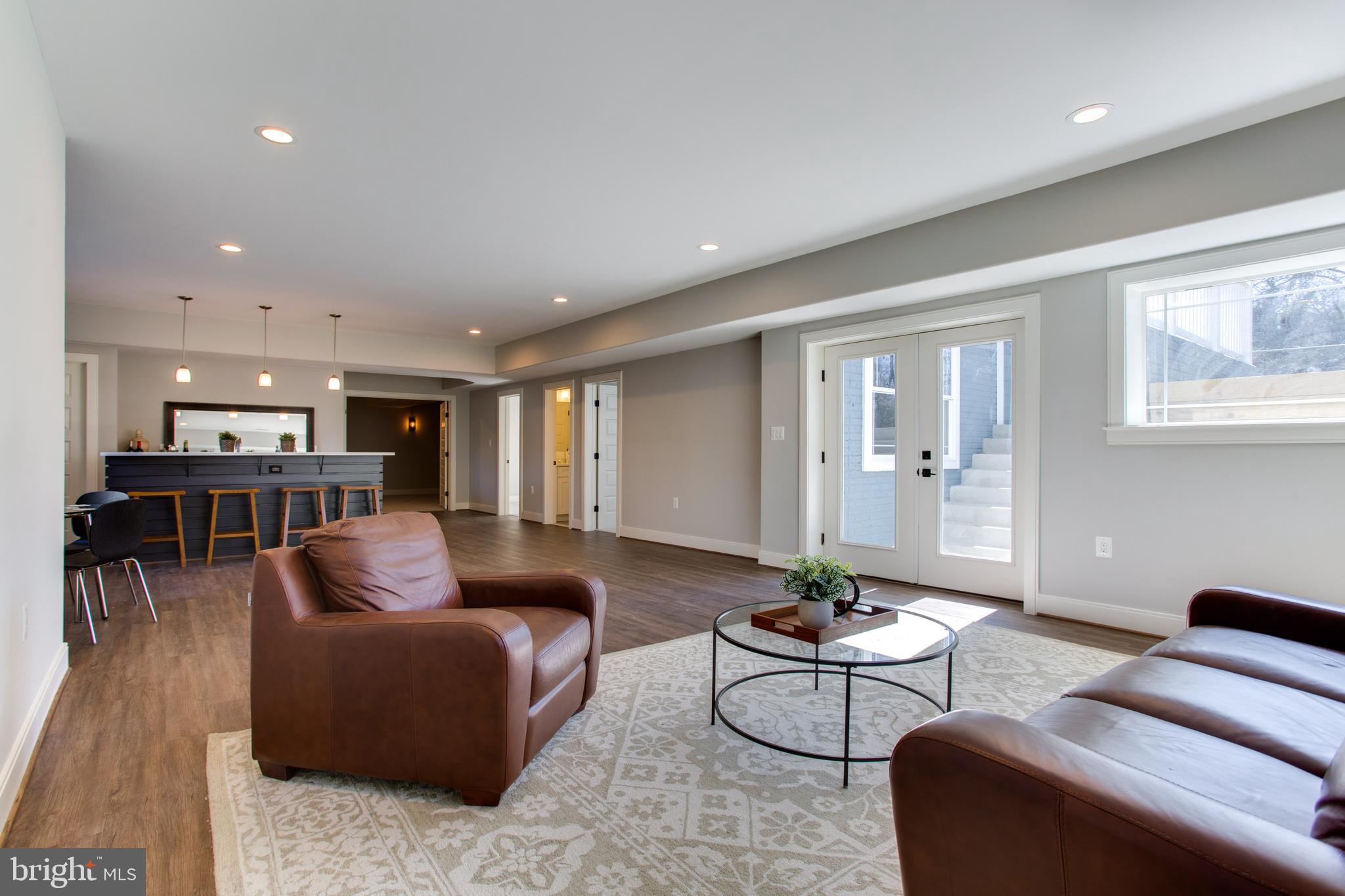 VIENNA WOODS - Residential