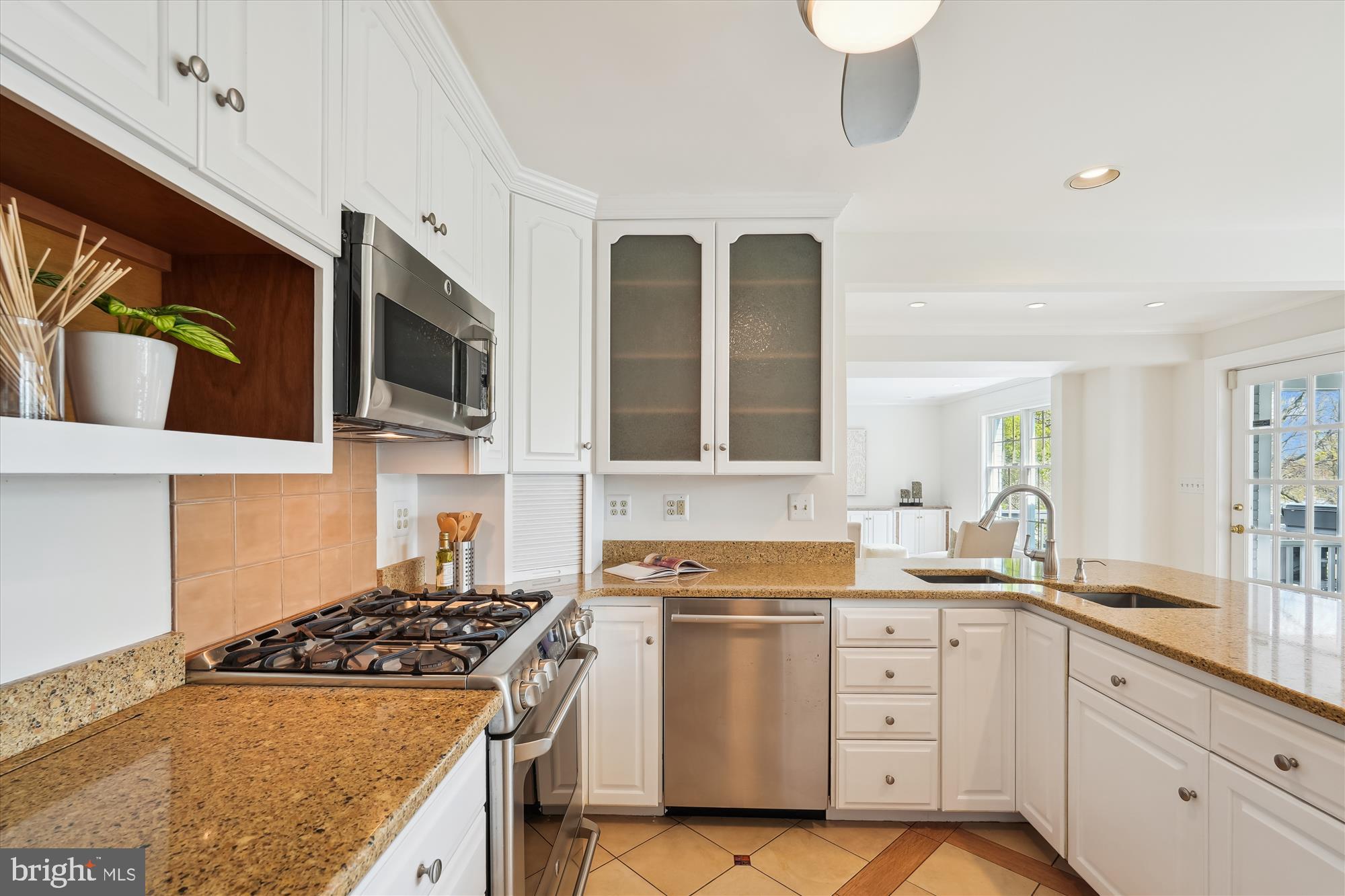 ALTA VISTA - Residential